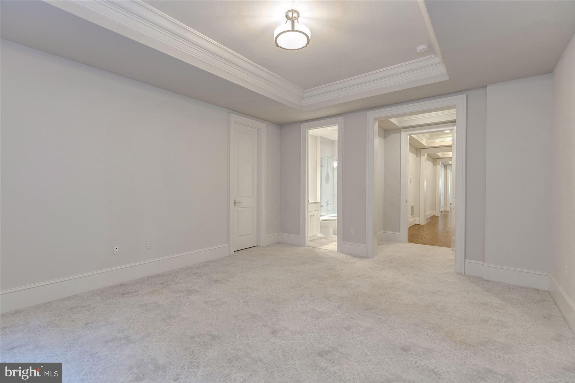 BULL NECK - Residential