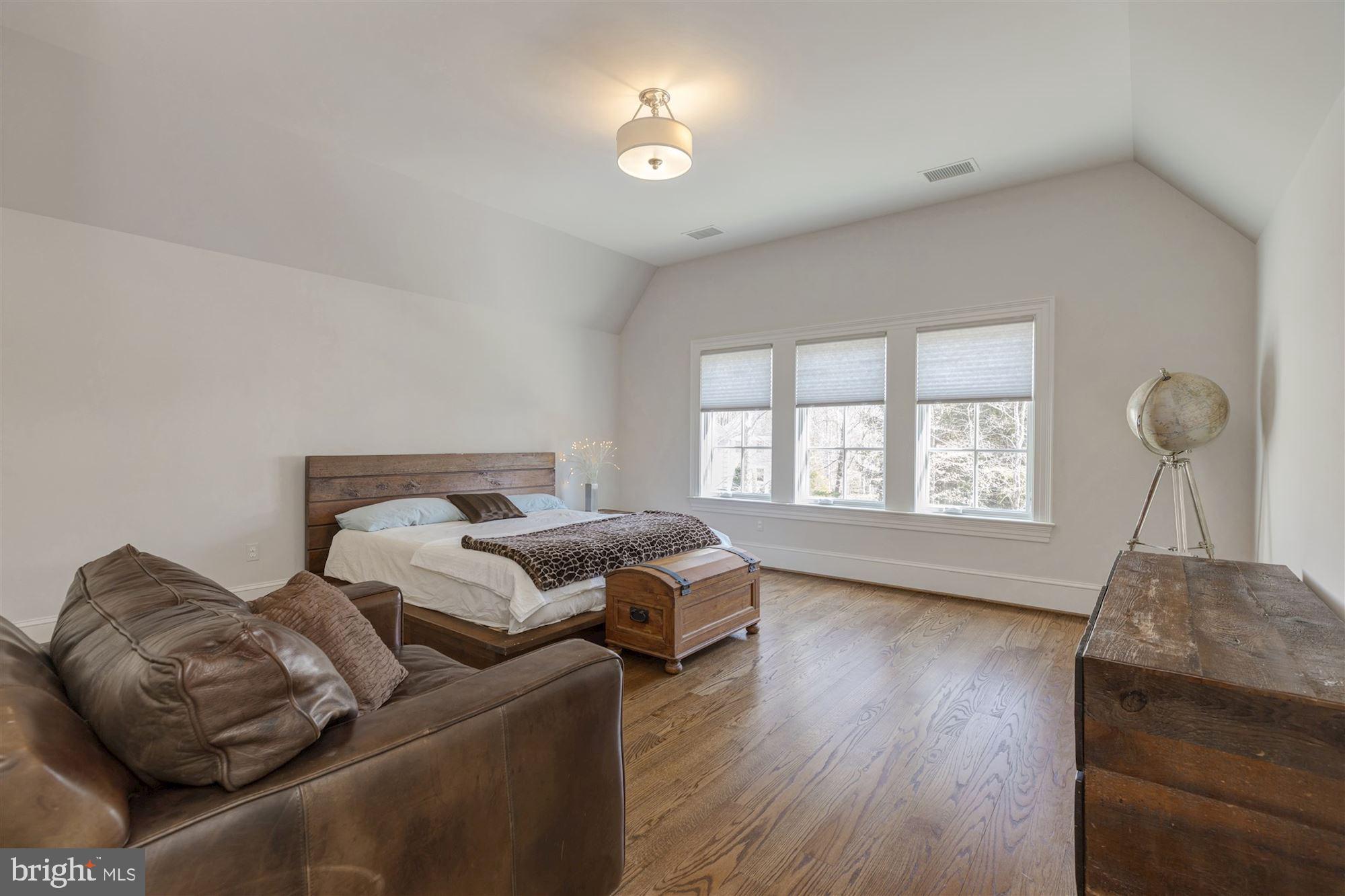 BULL NECK - Residential