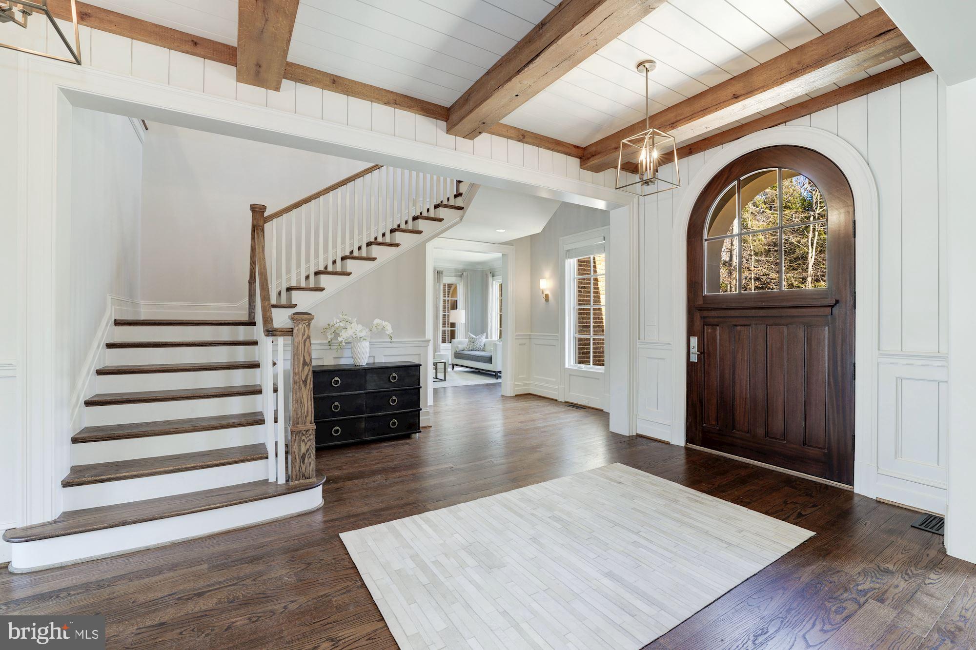 BULL NECK - Residential