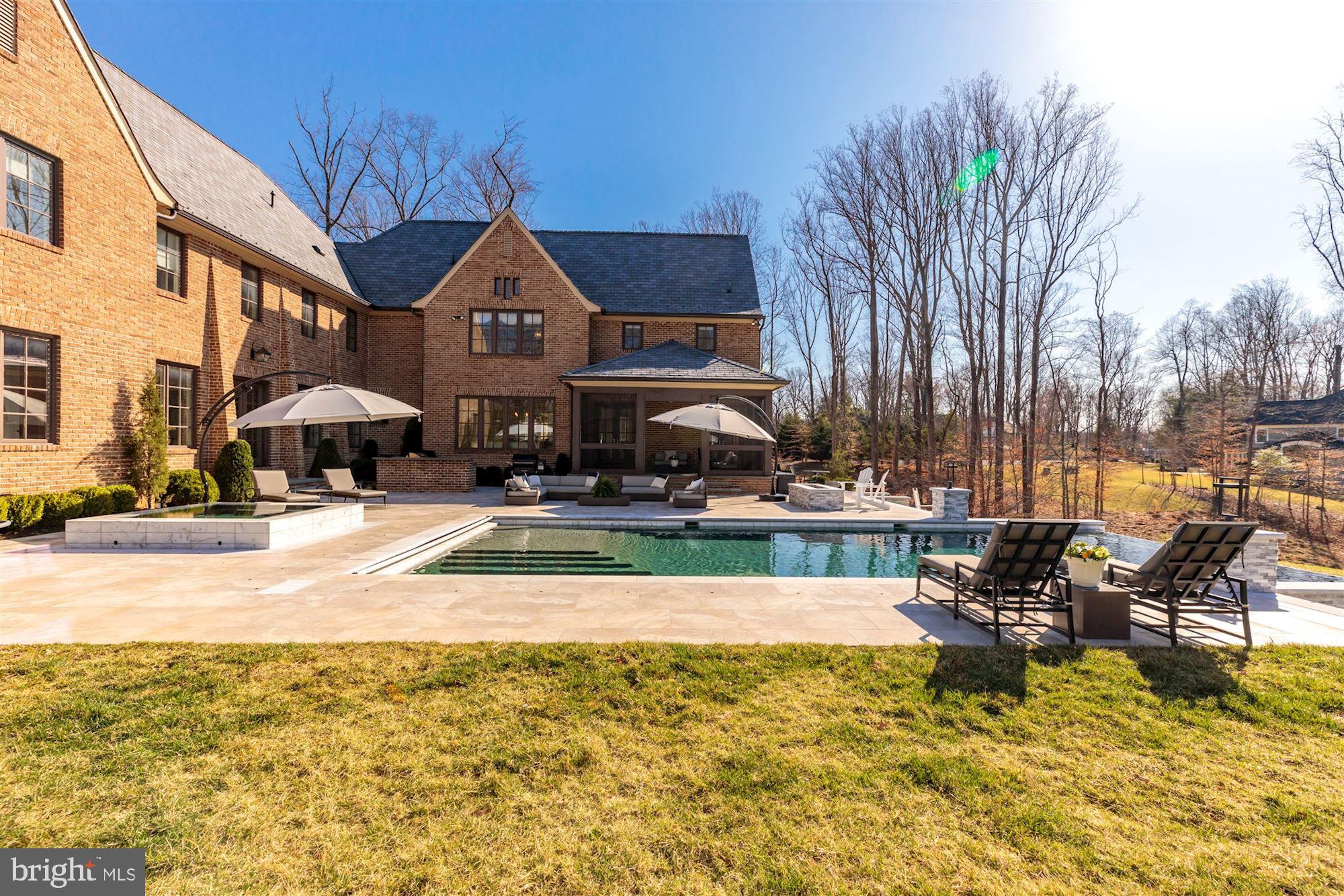 BULL NECK - Residential