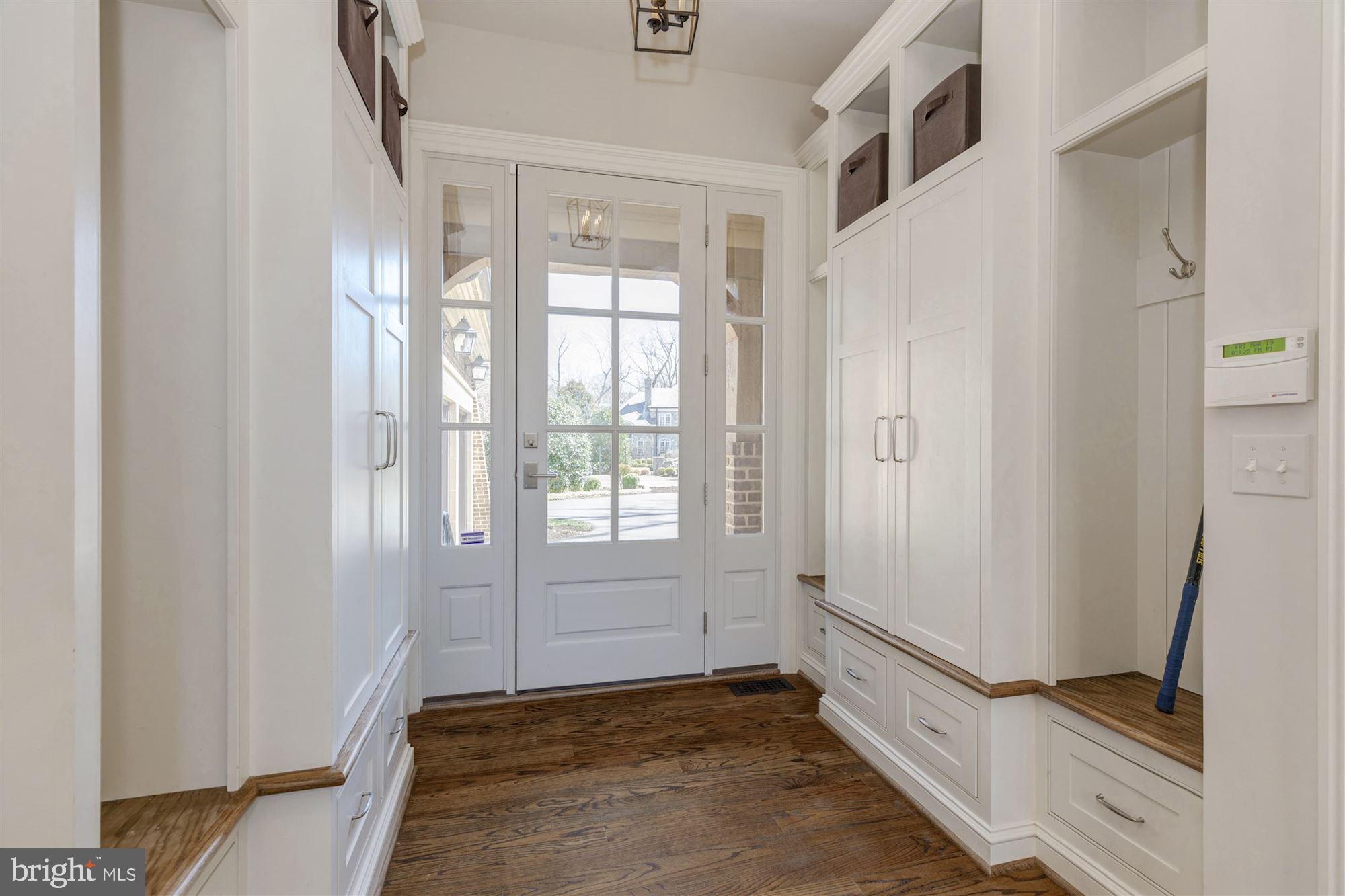 BULL NECK - Residential