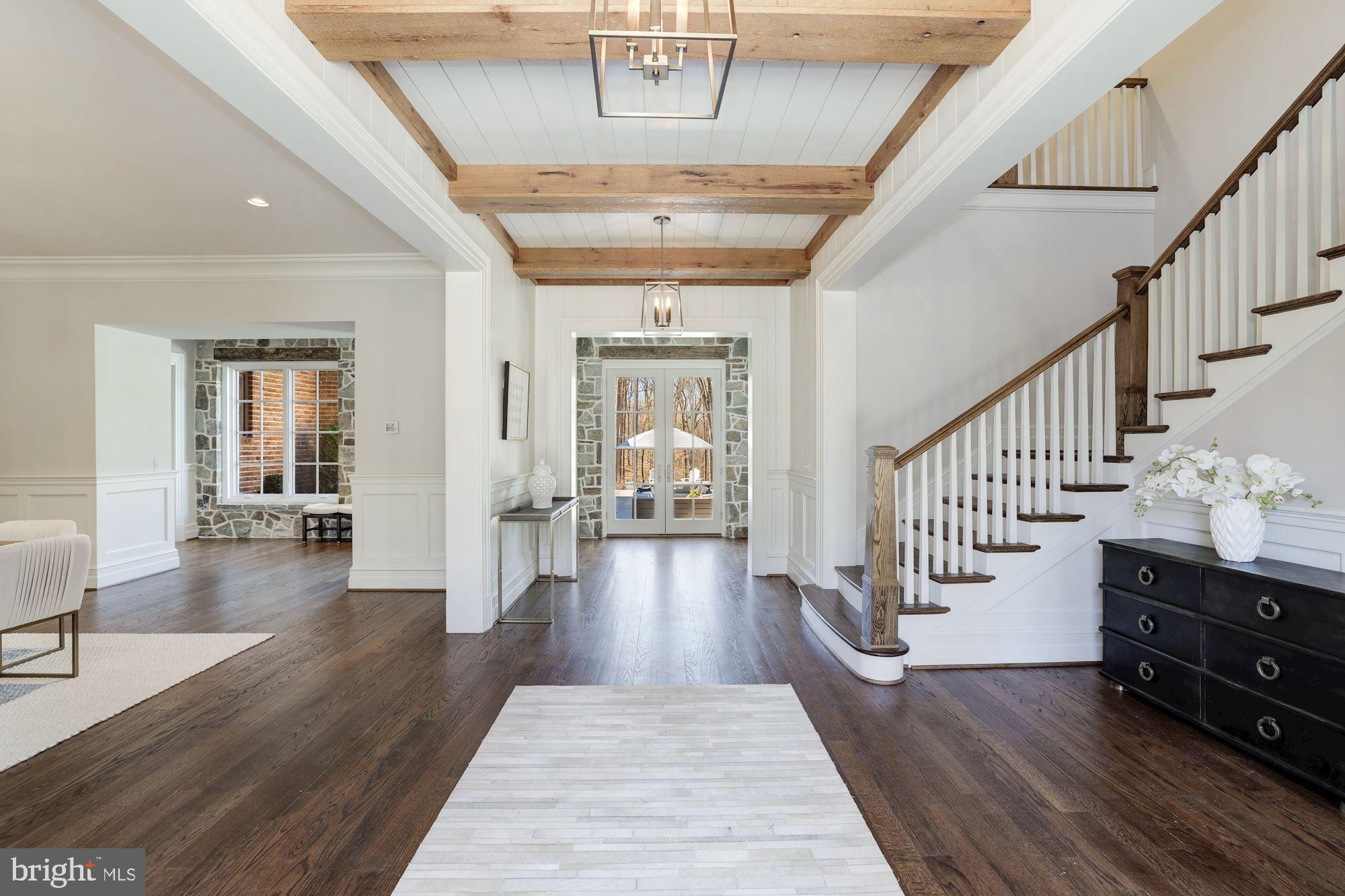 BULL NECK - Residential