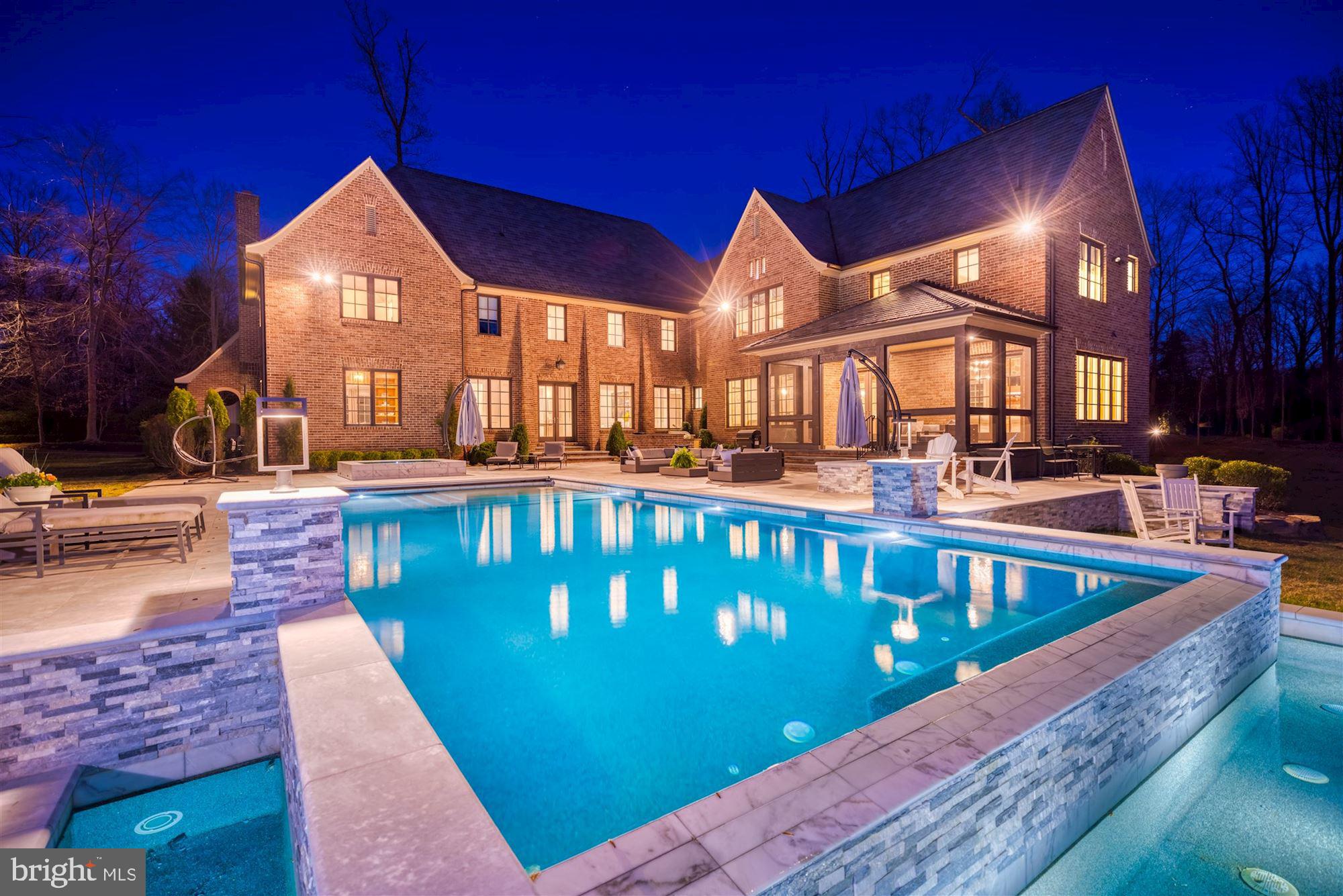 BULL NECK - Residential