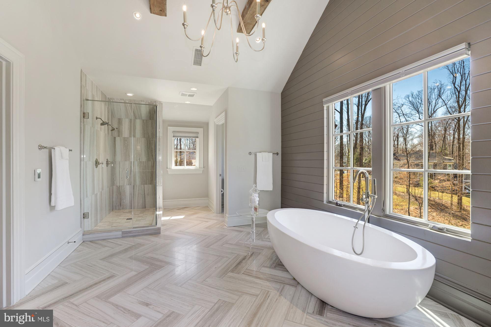 BULL NECK - Residential