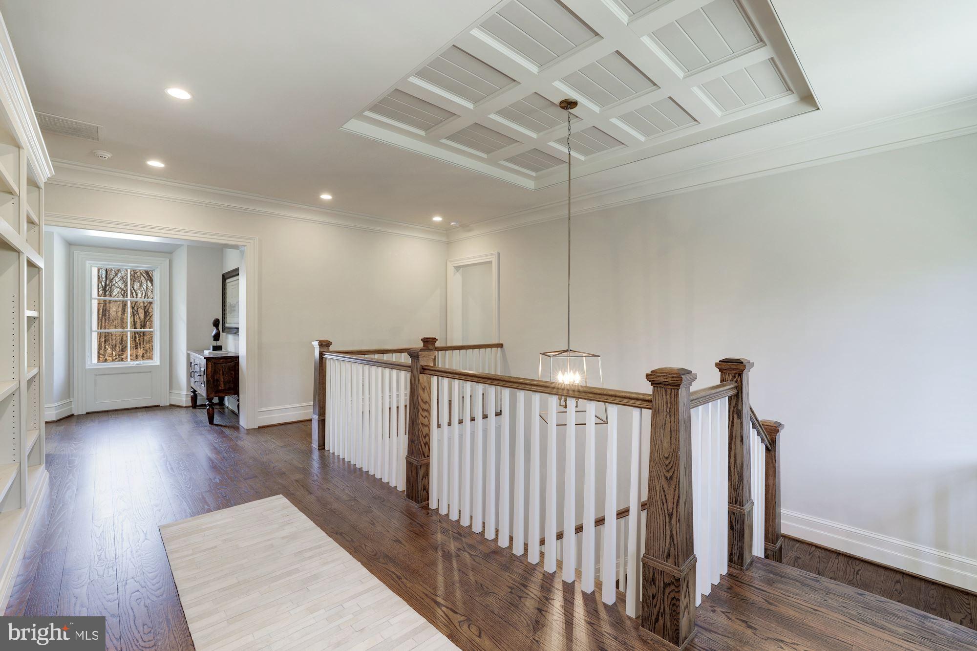 BULL NECK - Residential