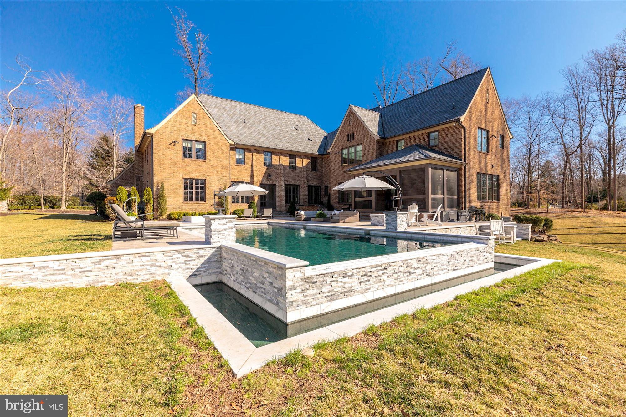 BULL NECK - Residential