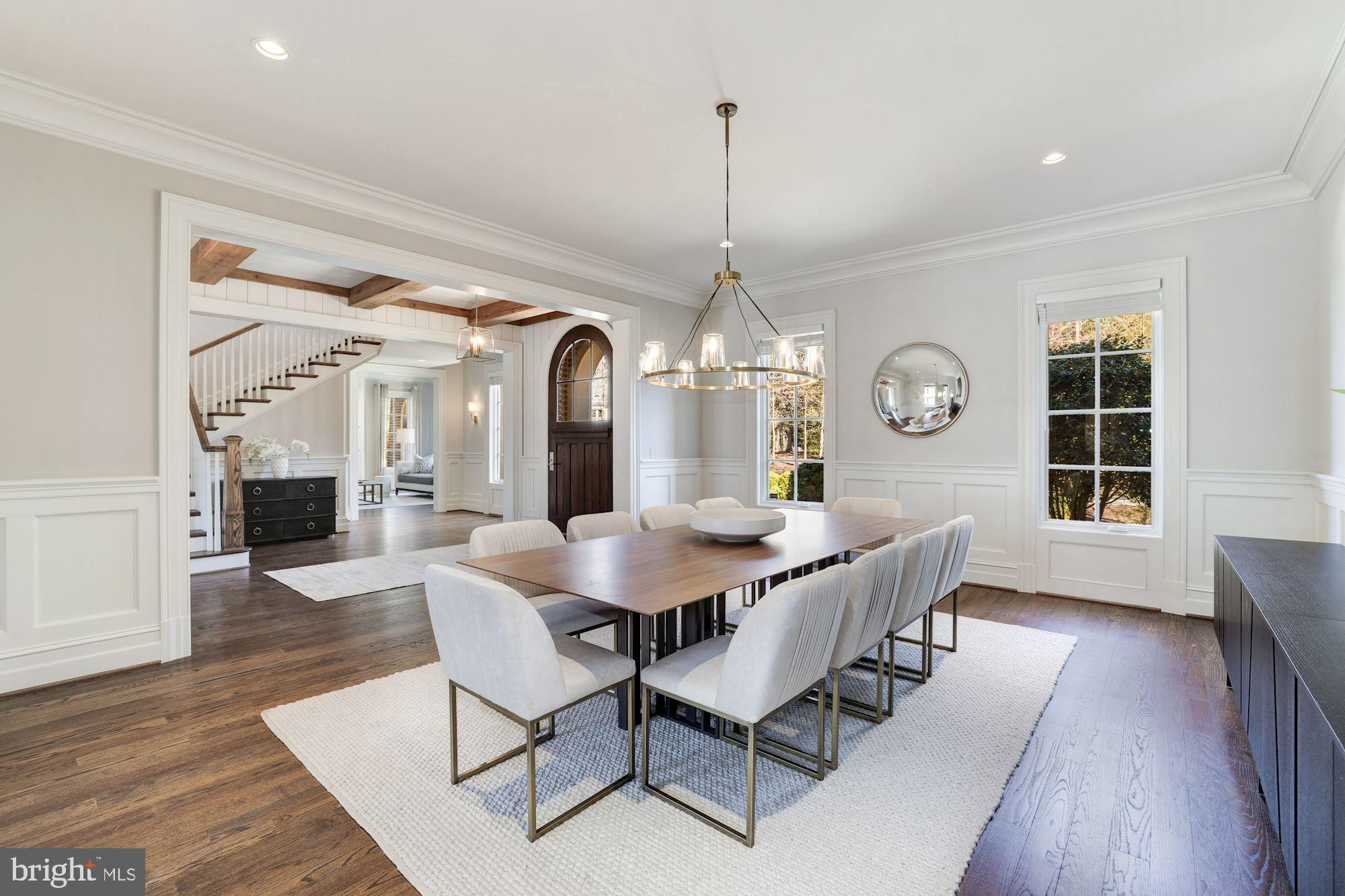 BULL NECK - Residential