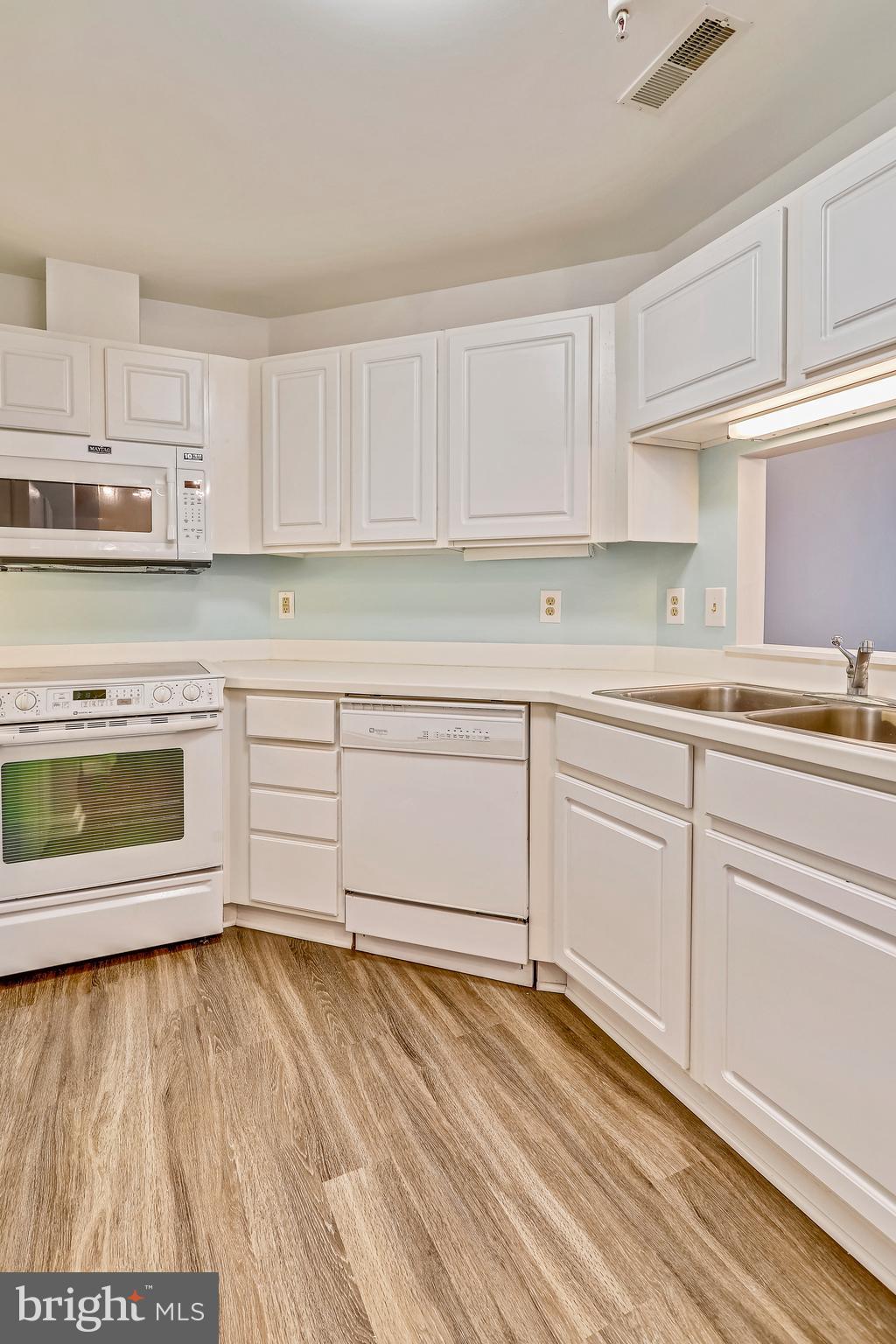 BAYWOODS OF ANNAPOLIS - Residential