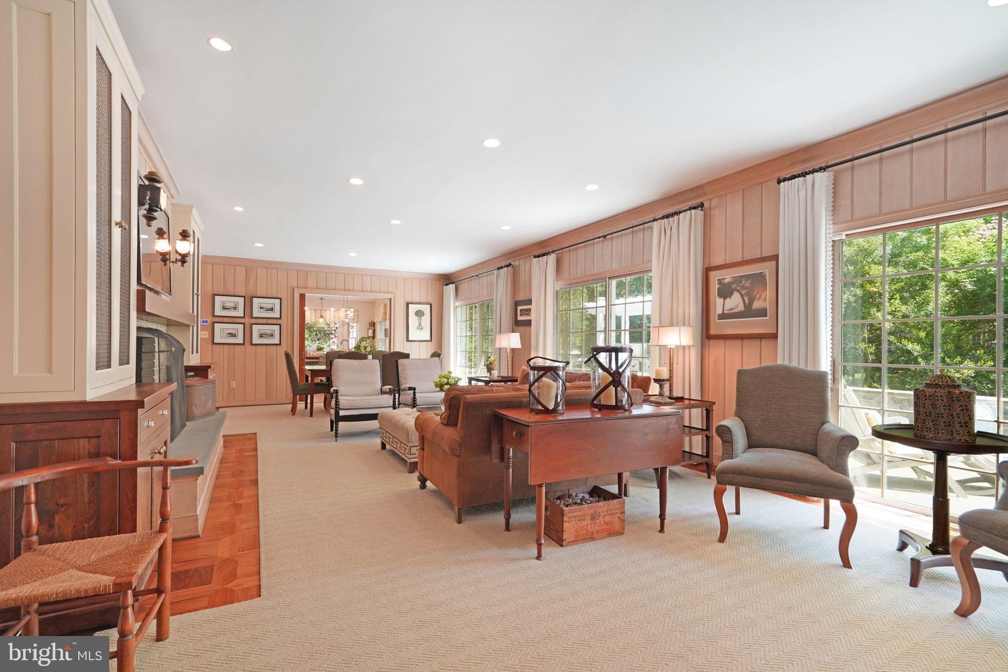 SHIRLEY WOODS - Residential