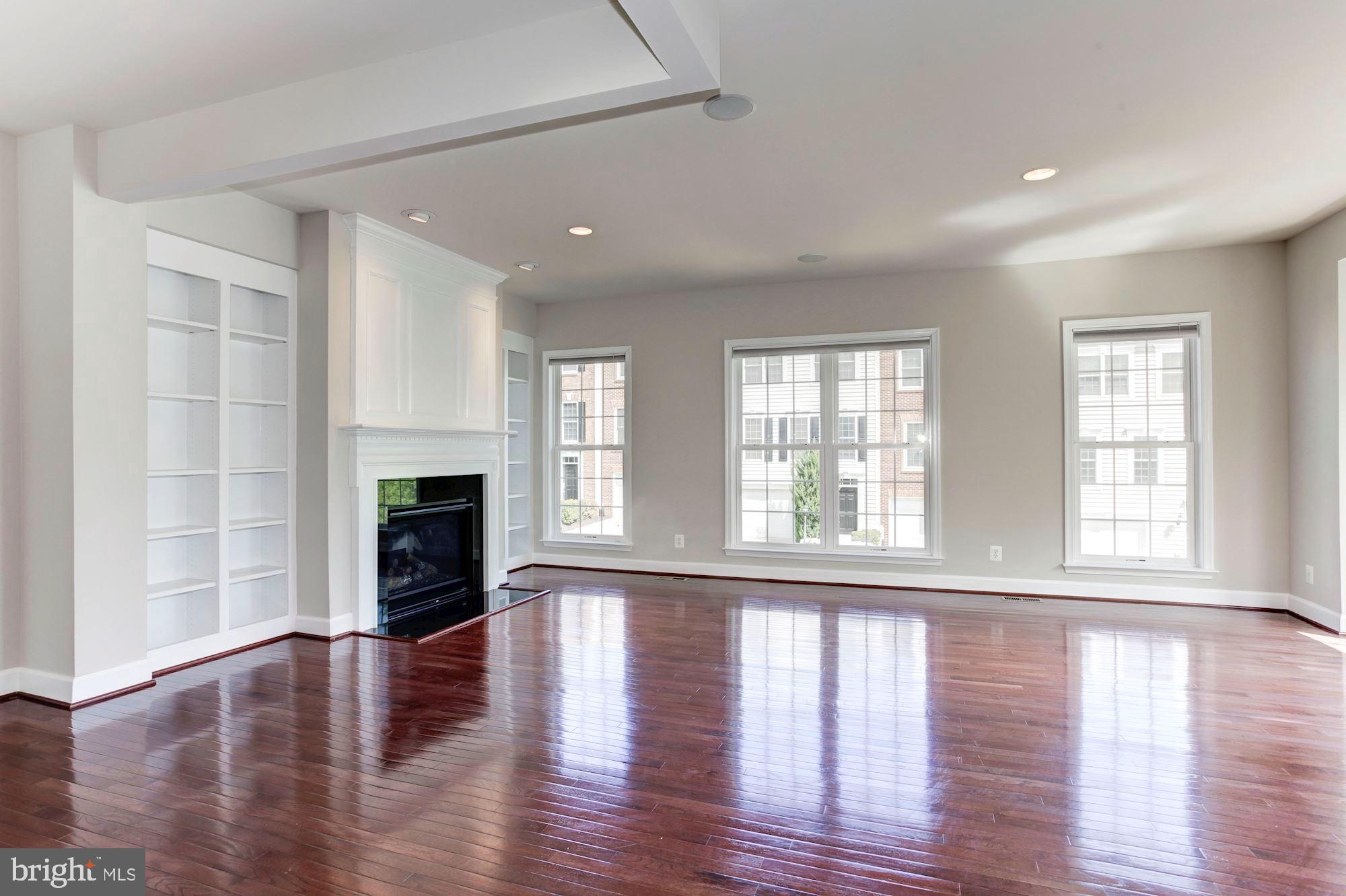 POTOMAC CLUB - Residential