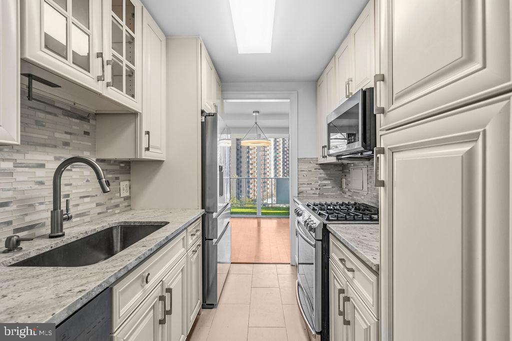 THE FOUNTAINS - Residential