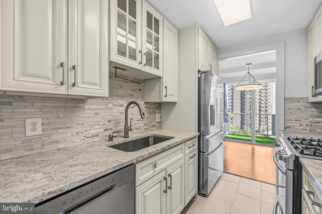 THE FOUNTAINS - Residential