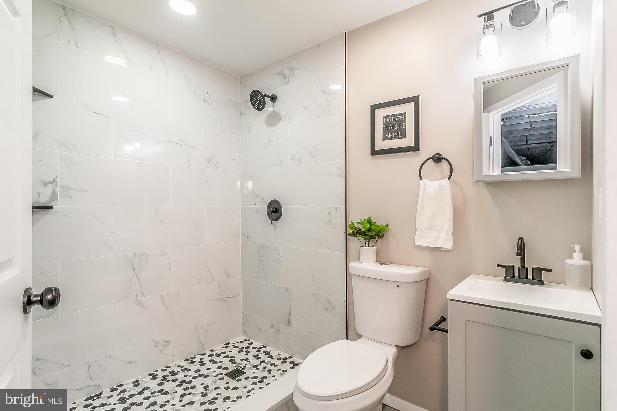 TUDOR MANOR - Residential