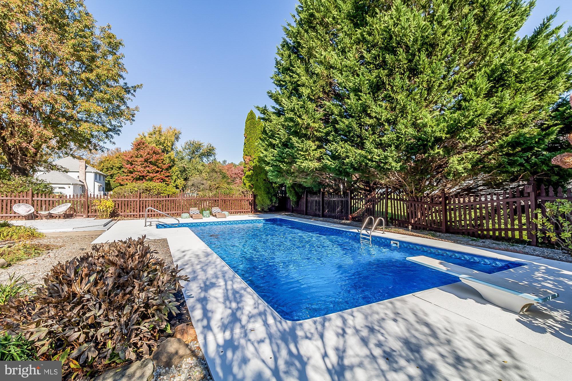 TUDOR MANOR - Residential