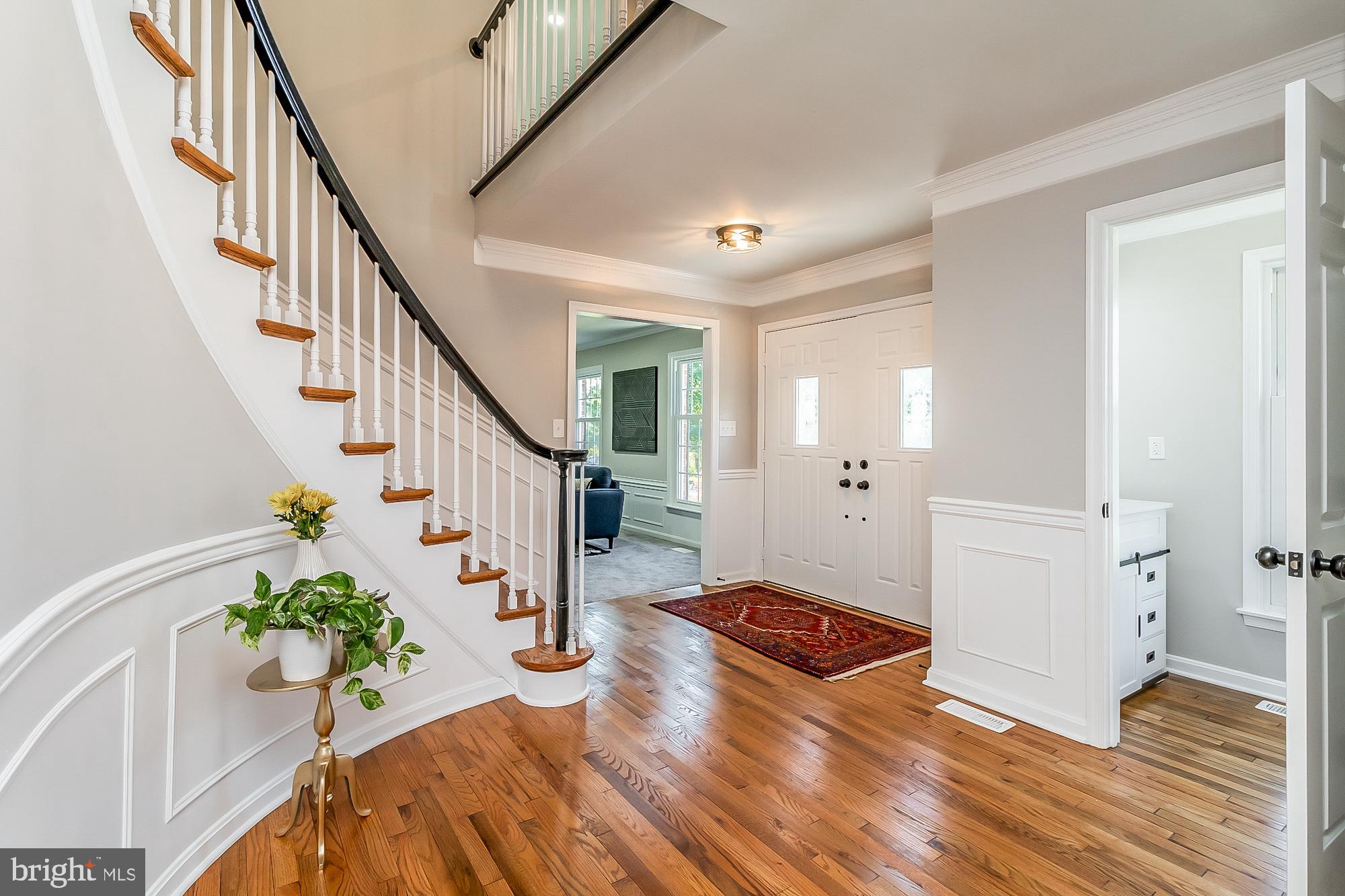 TUDOR MANOR - Residential