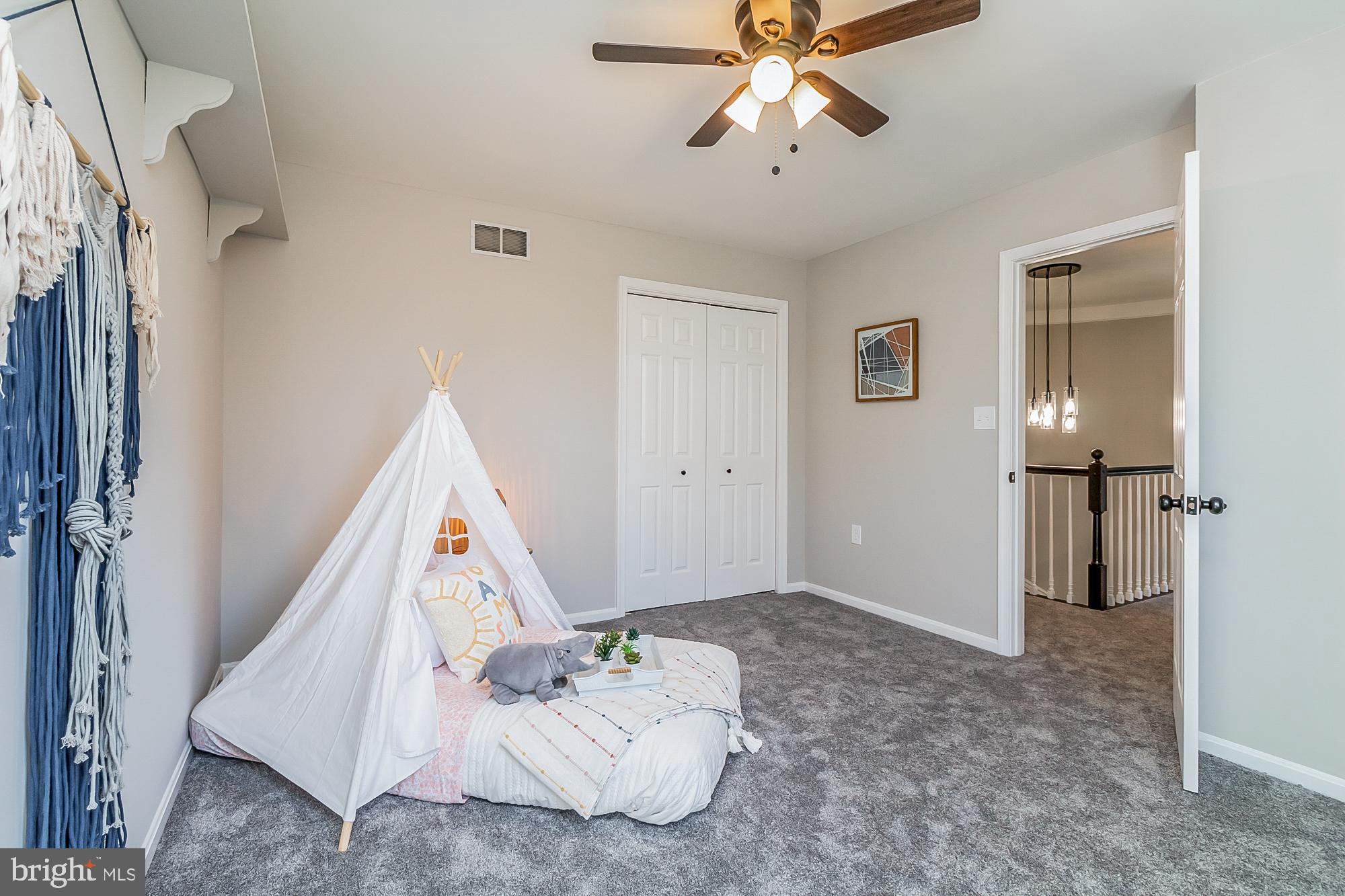 TUDOR MANOR - Residential