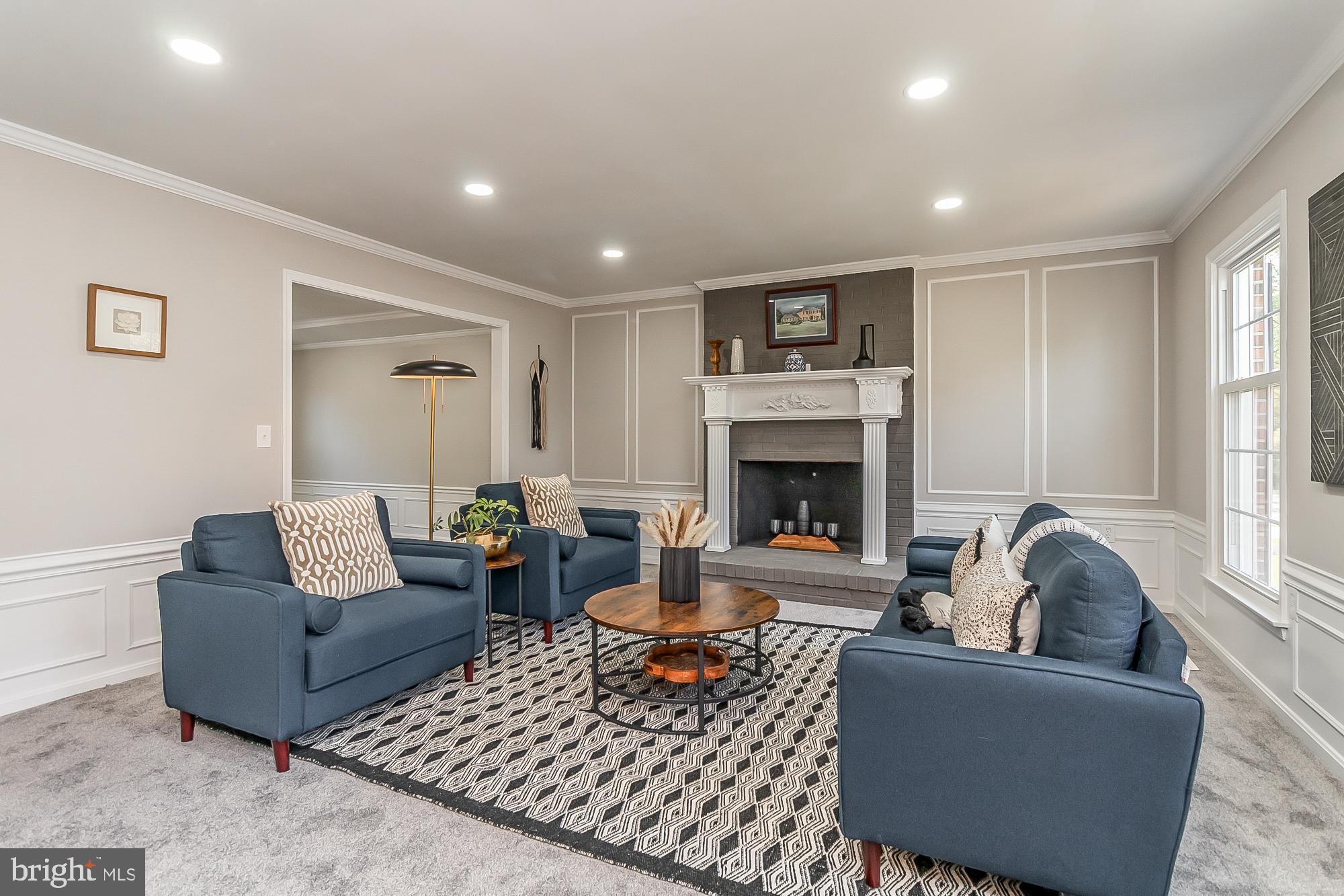 TUDOR MANOR - Residential