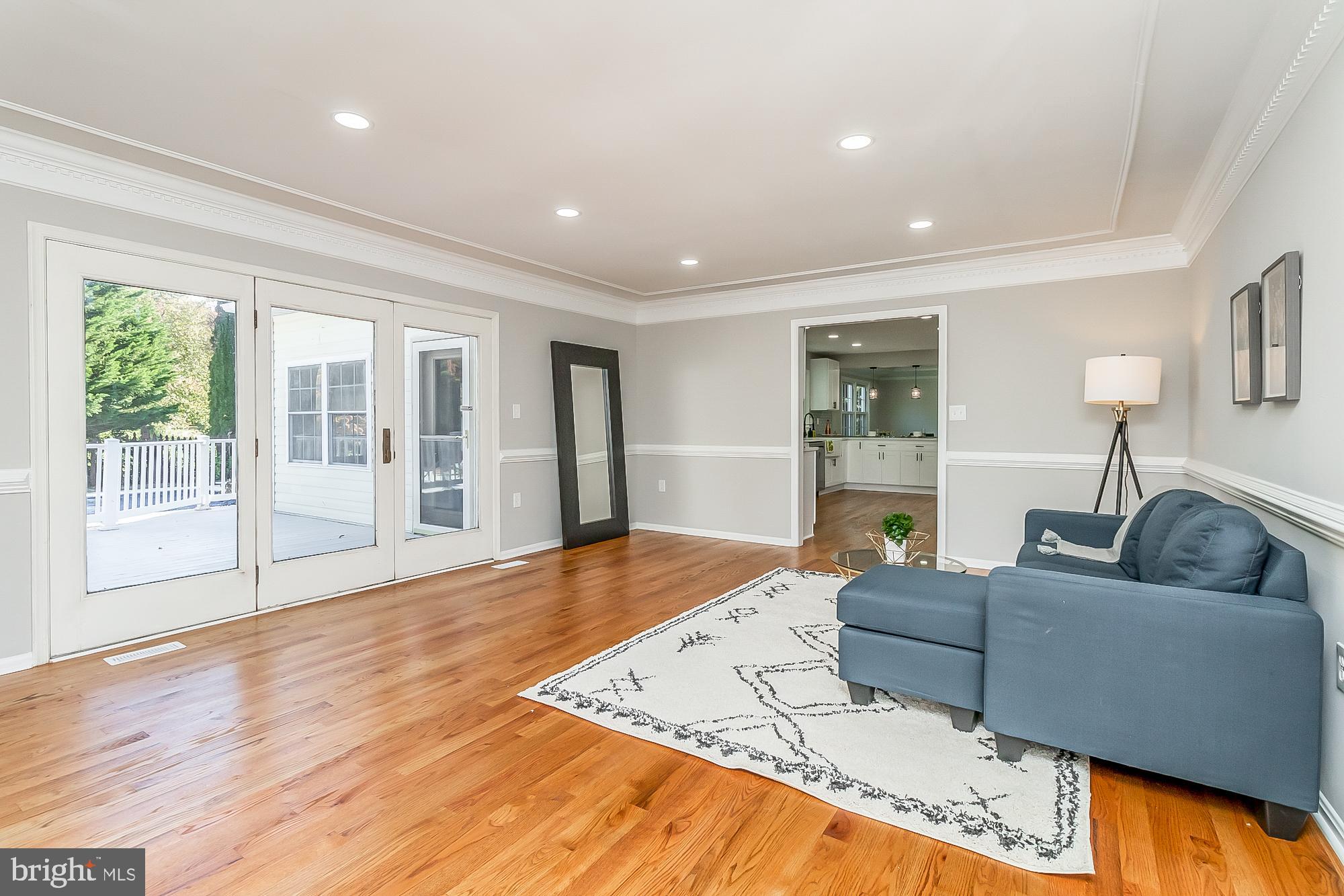 TUDOR MANOR - Residential