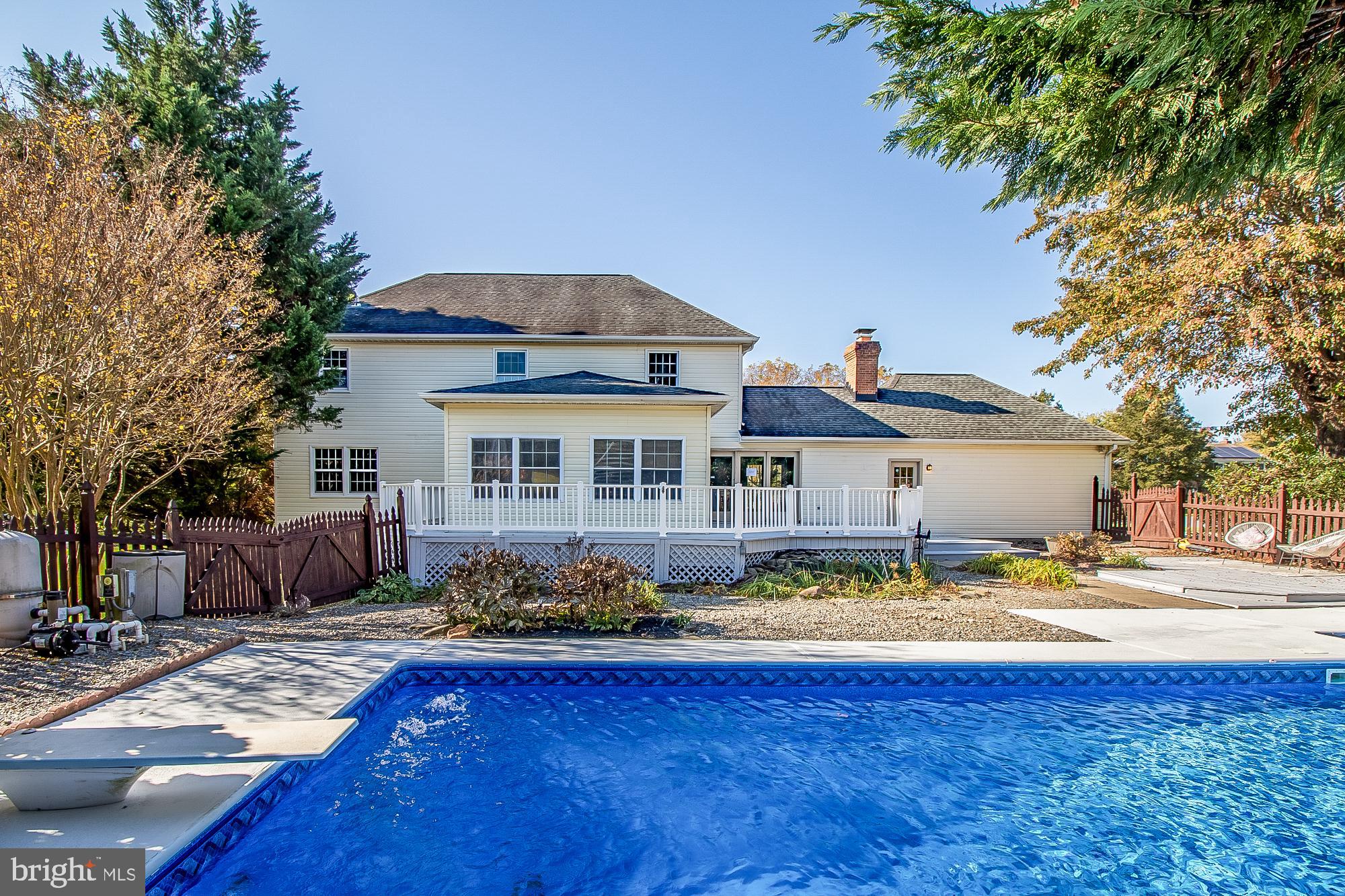 TUDOR MANOR - Residential