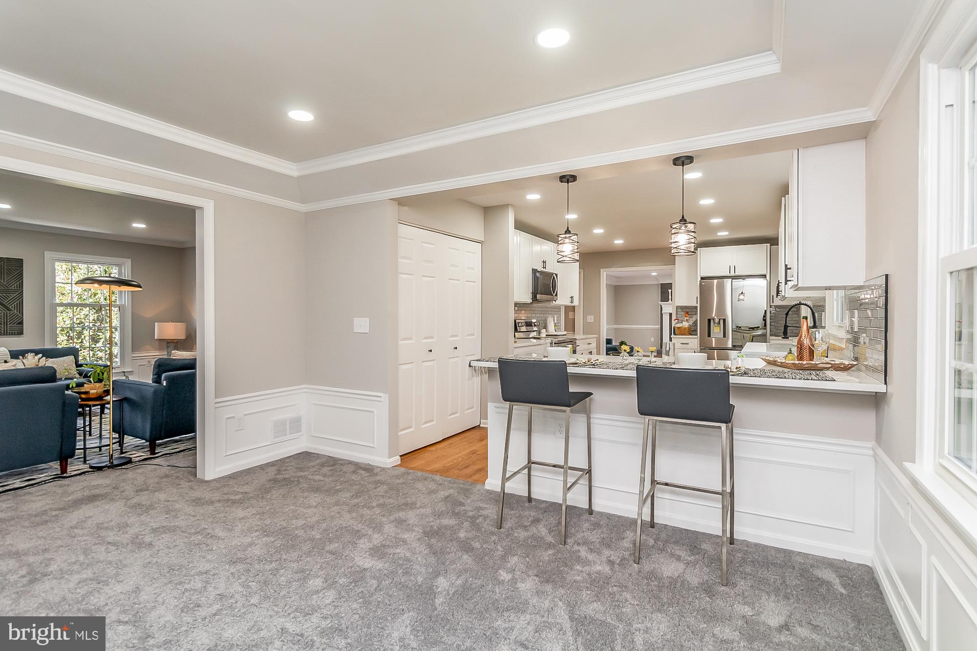 TUDOR MANOR - Residential