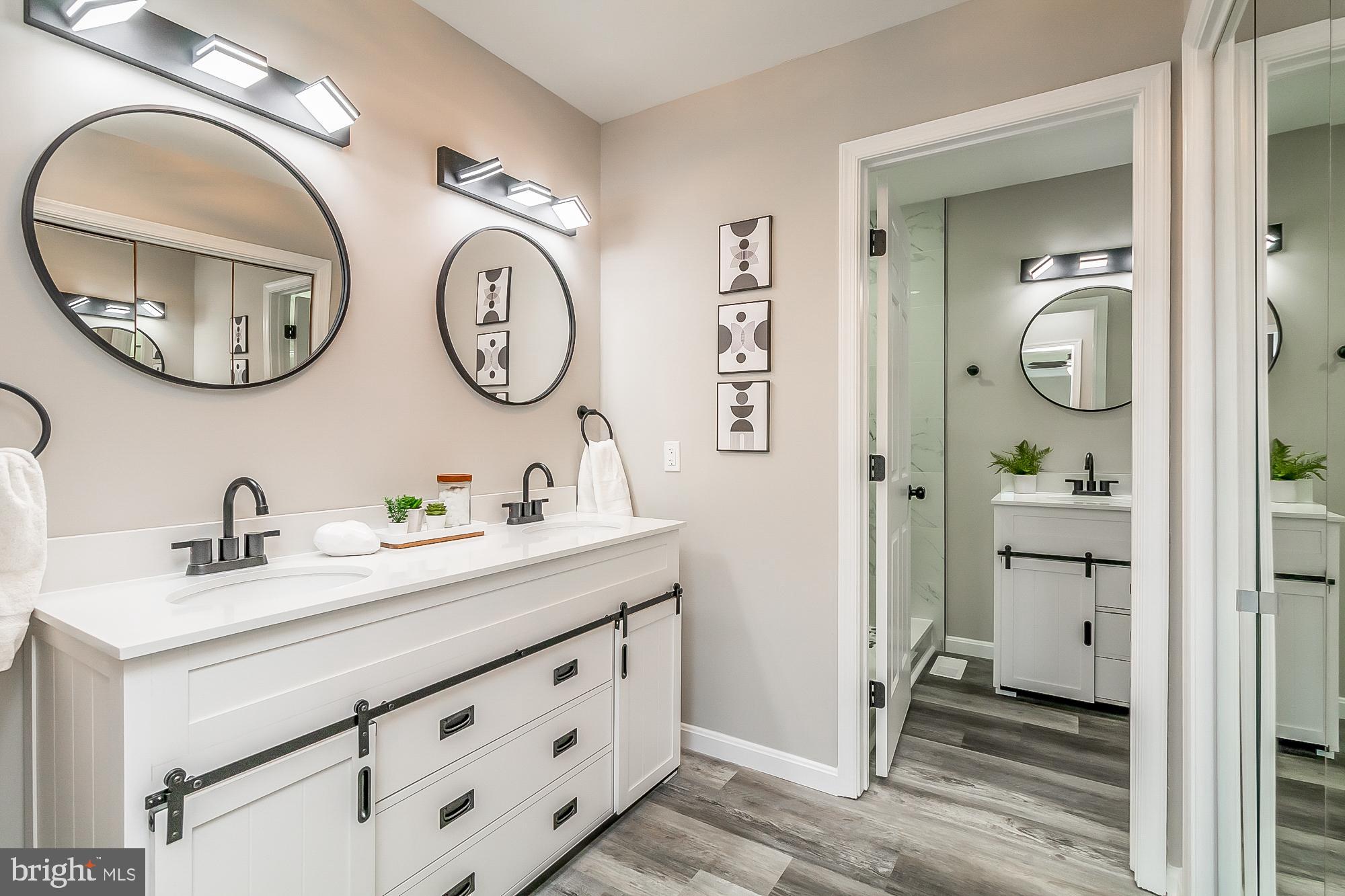 TUDOR MANOR - Residential