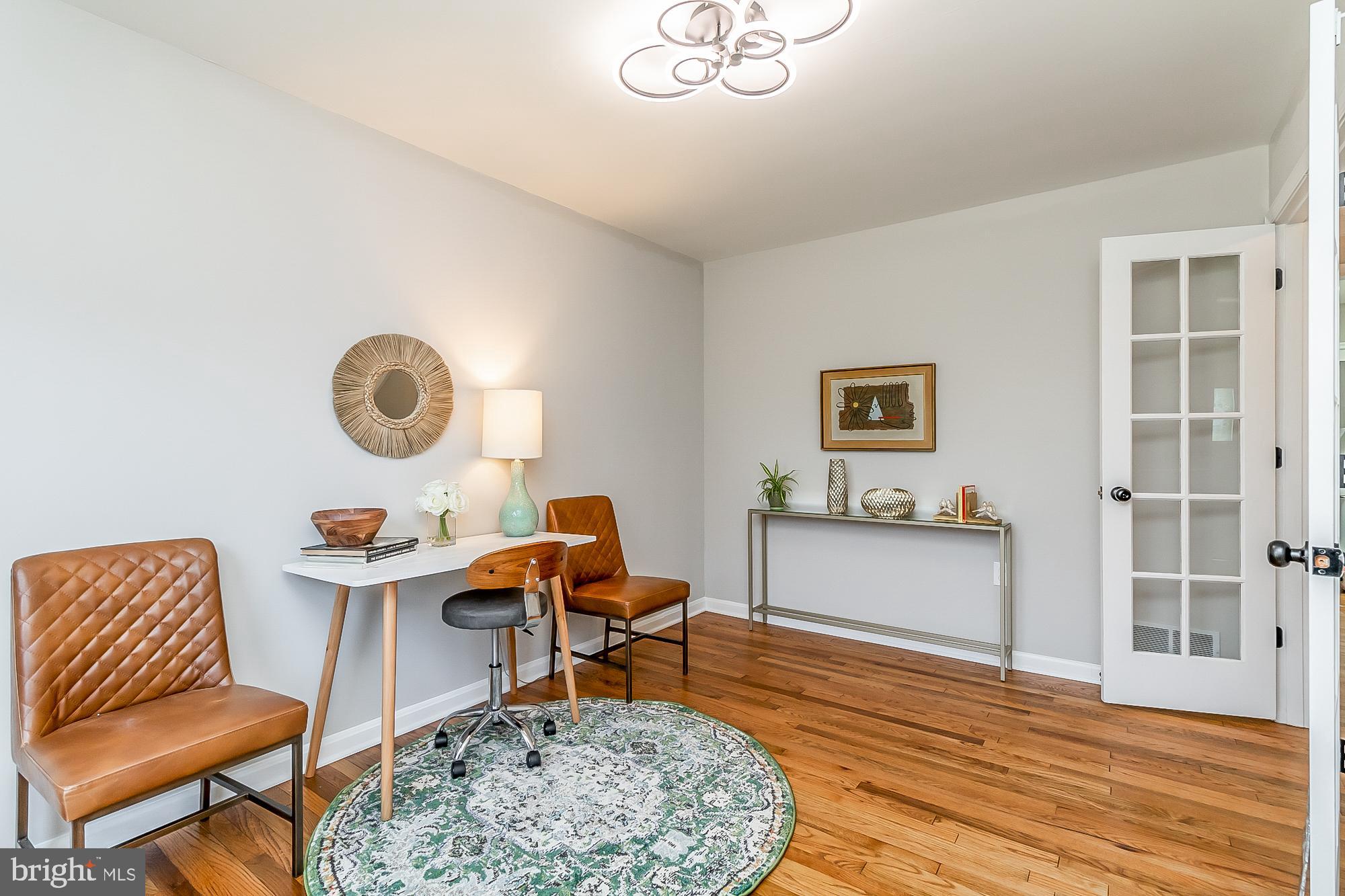 TUDOR MANOR - Residential