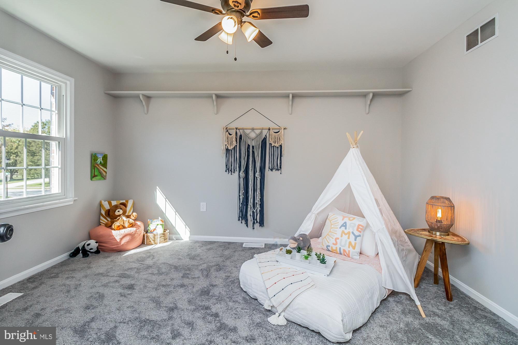 TUDOR MANOR - Residential