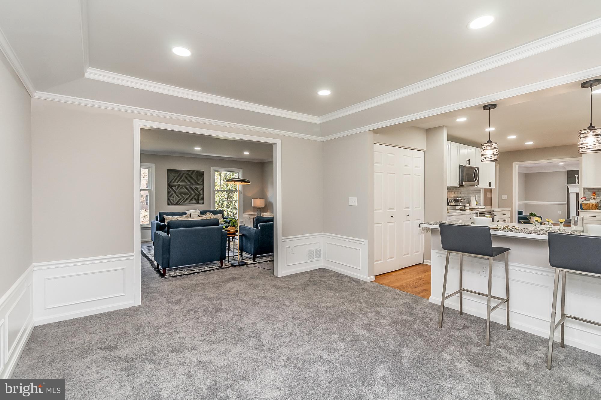 TUDOR MANOR - Residential