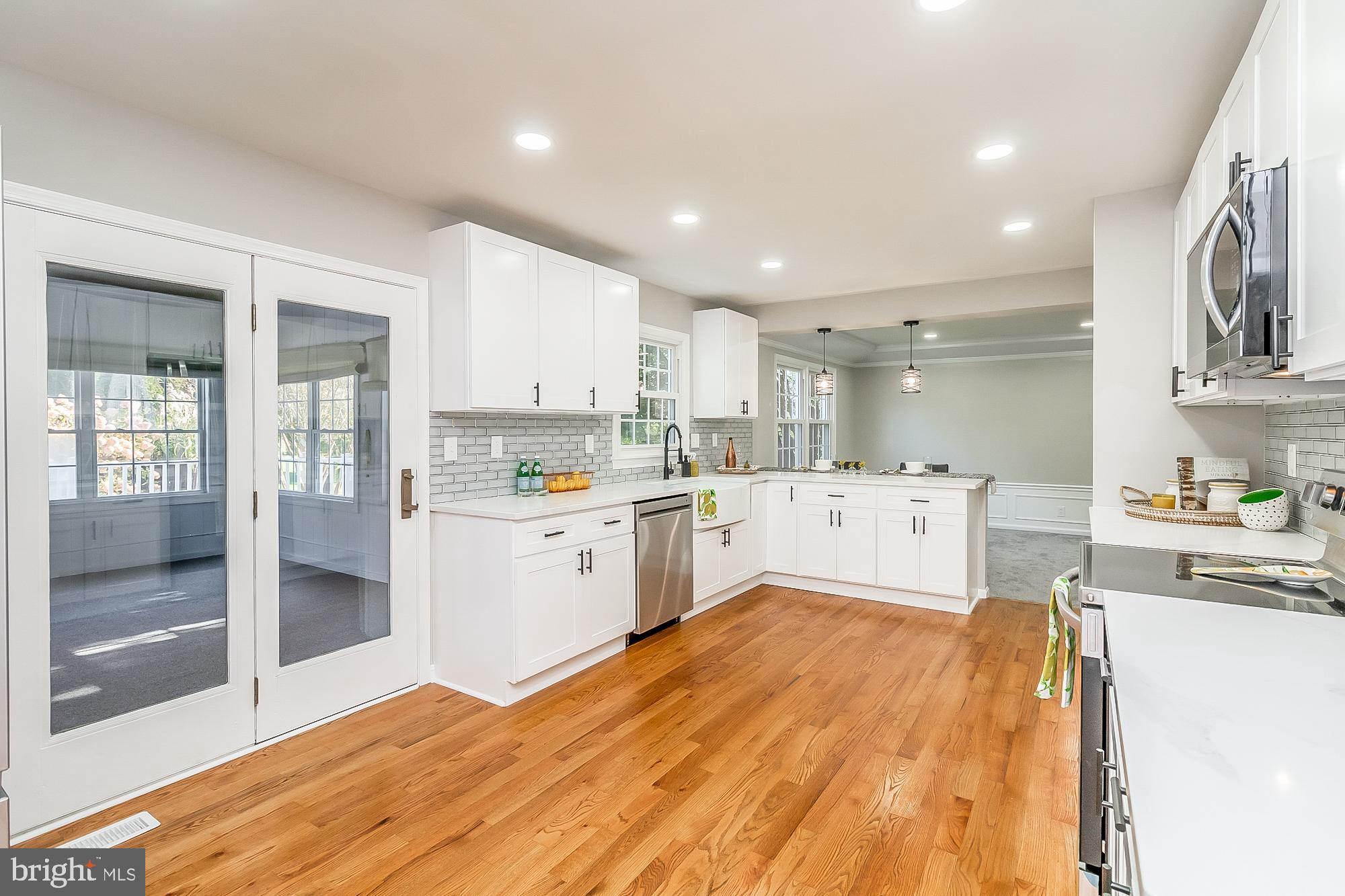 TUDOR MANOR - Residential