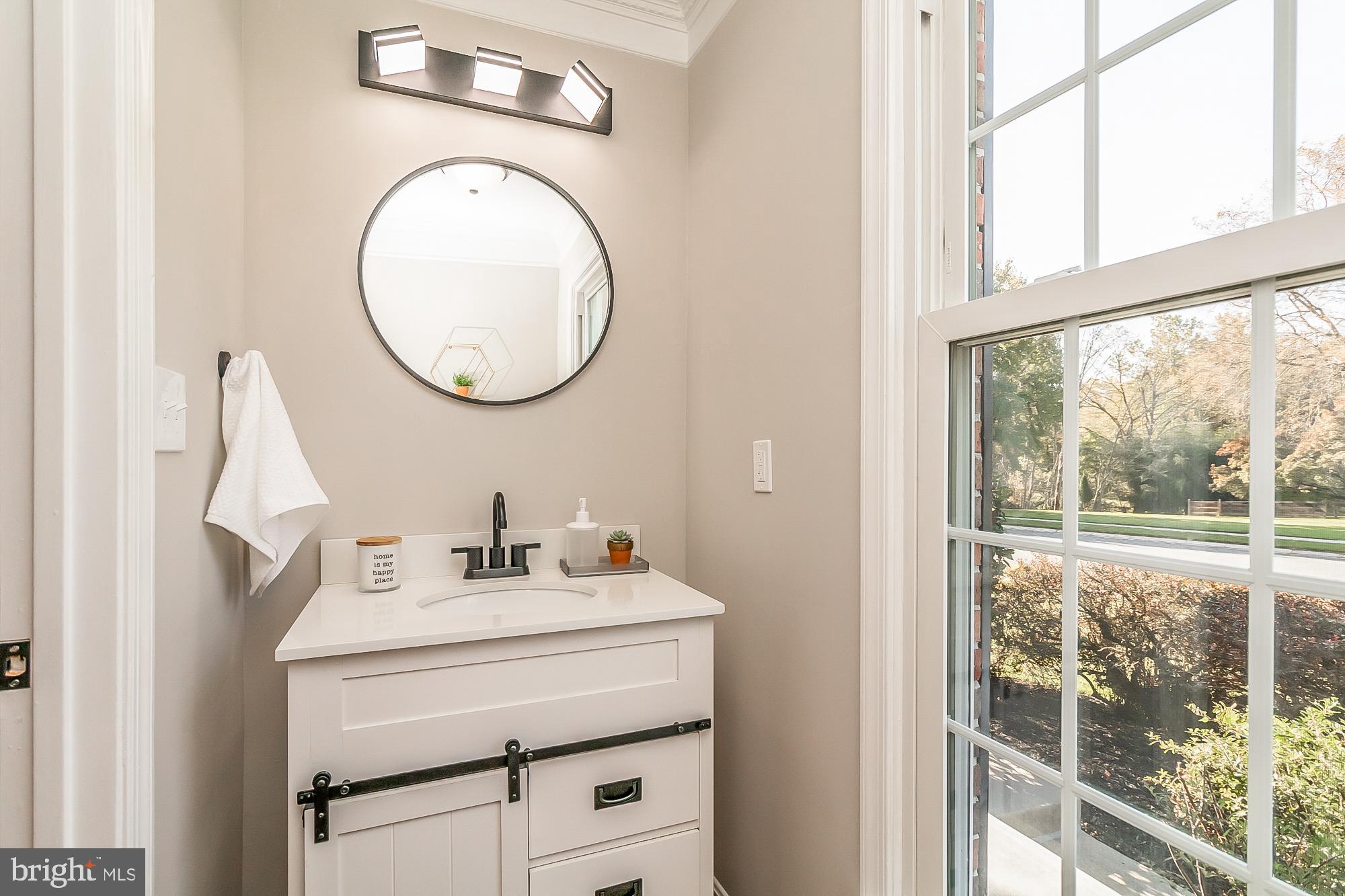 TUDOR MANOR - Residential