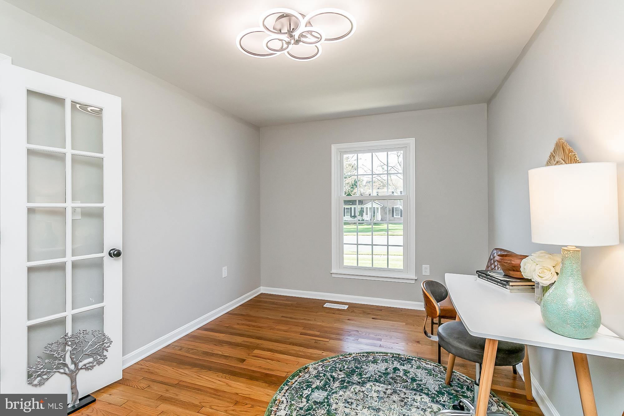 TUDOR MANOR - Residential