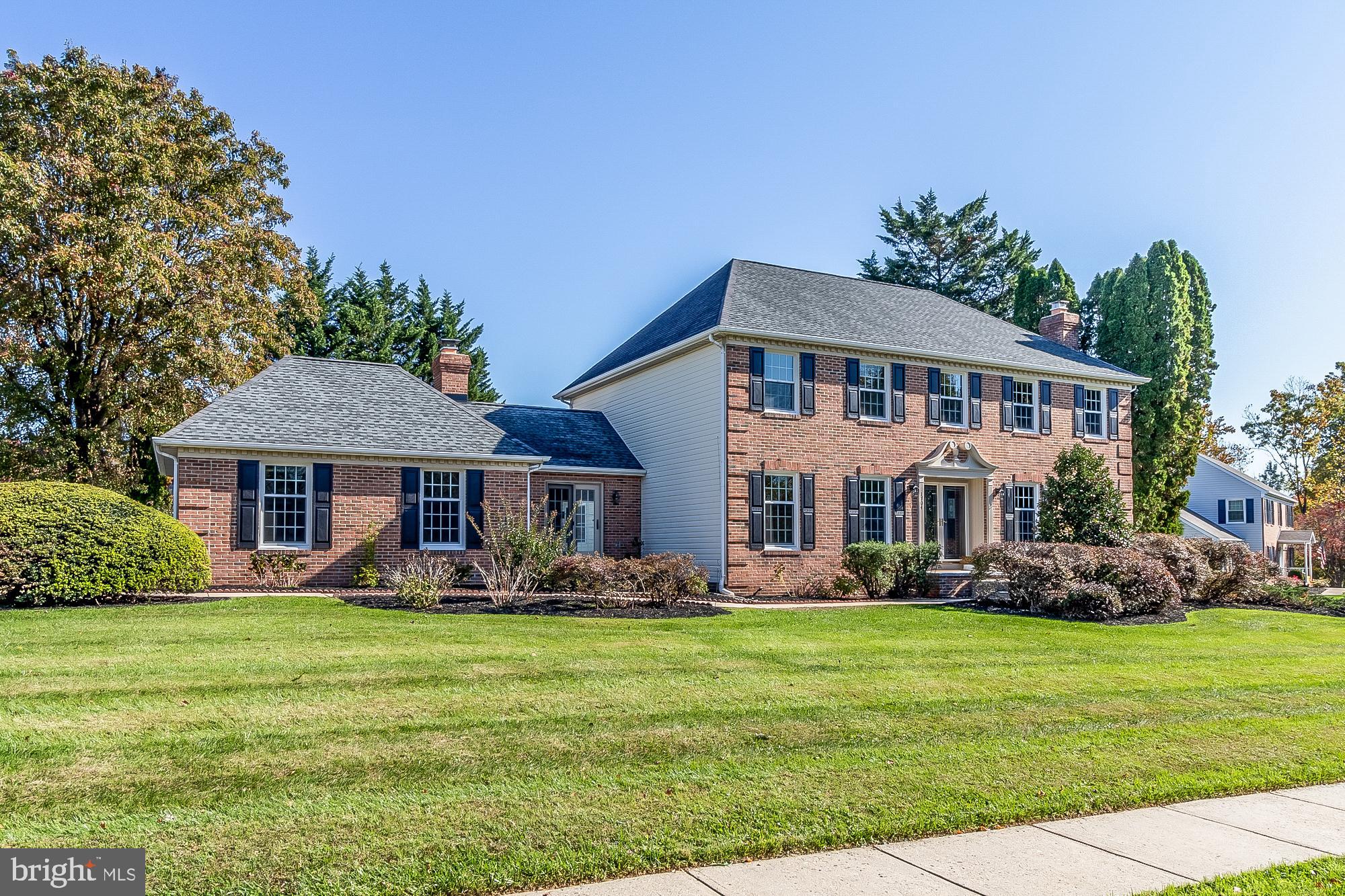 TUDOR MANOR - Residential