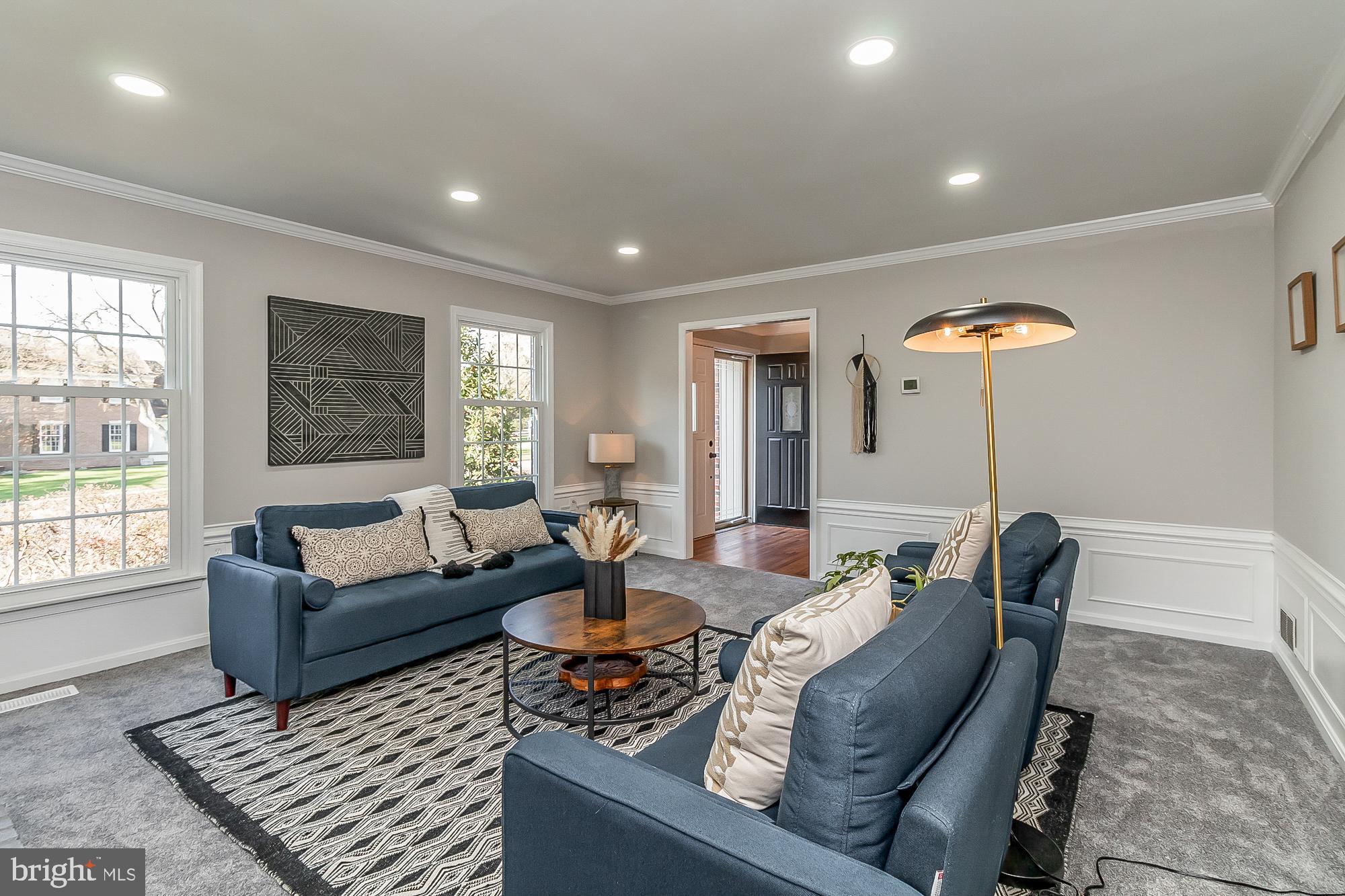 TUDOR MANOR - Residential