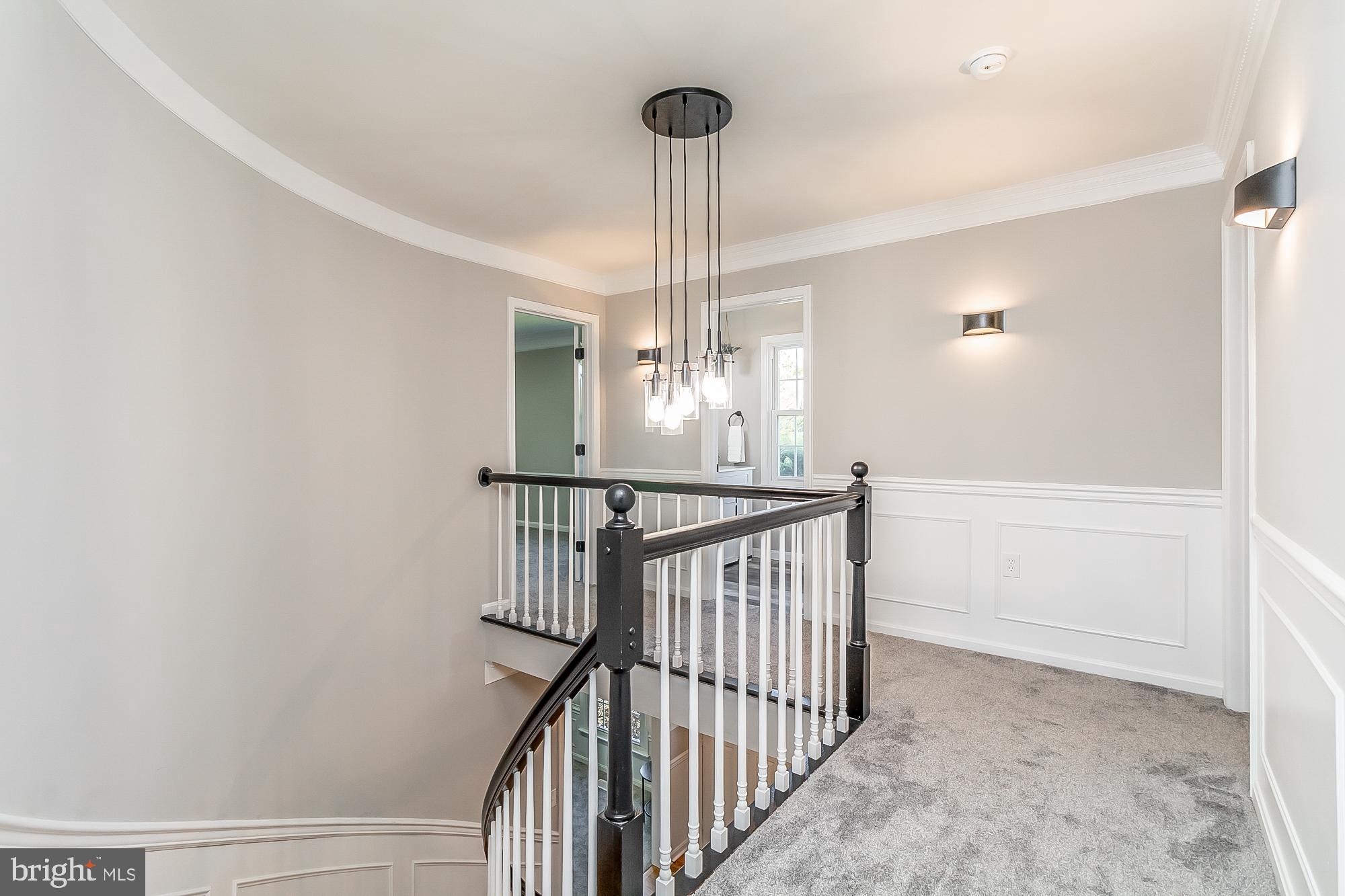 TUDOR MANOR - Residential