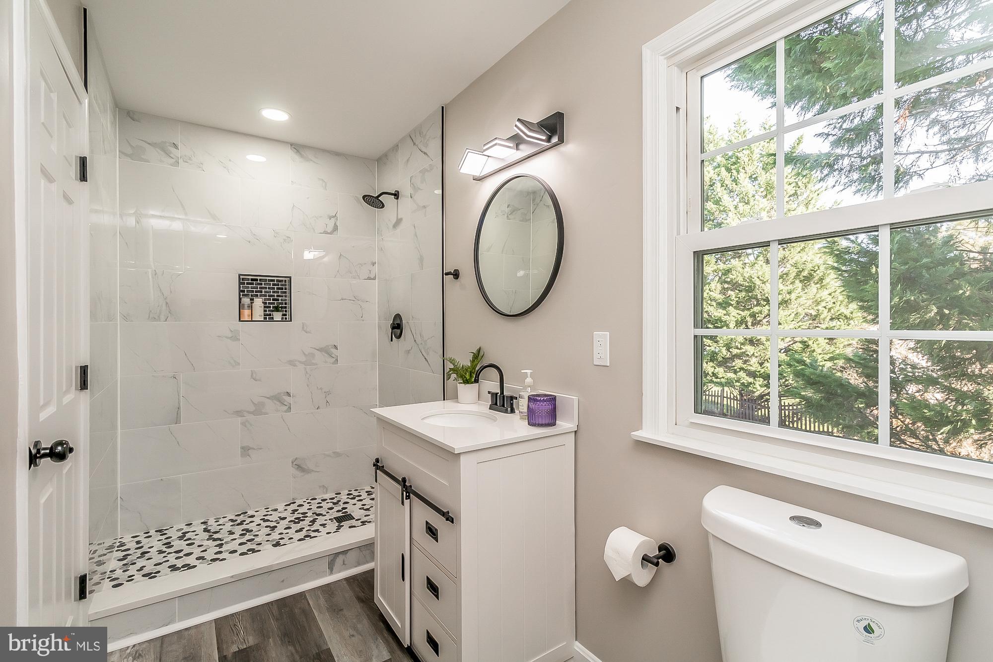 TUDOR MANOR - Residential