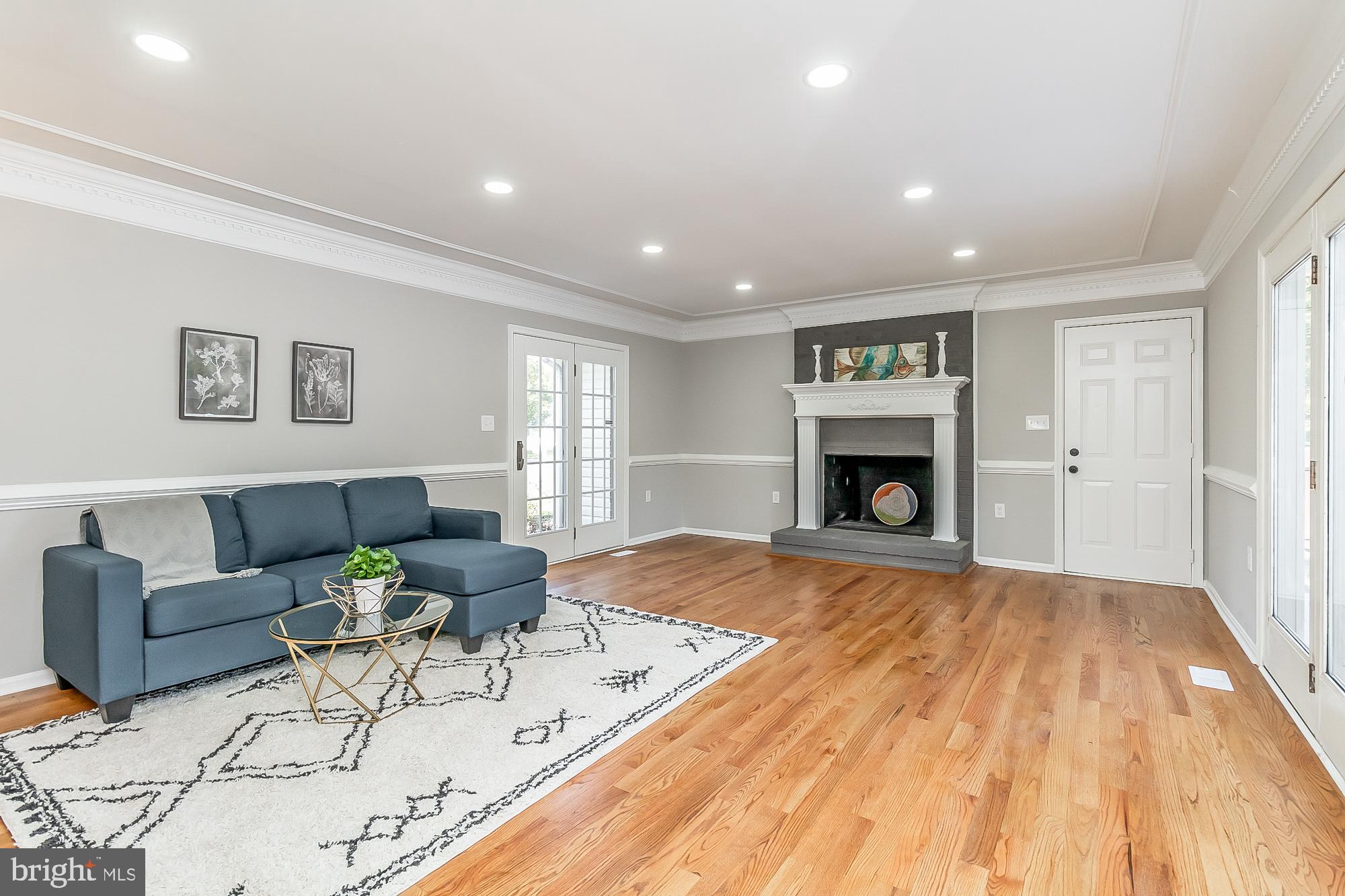 TUDOR MANOR - Residential