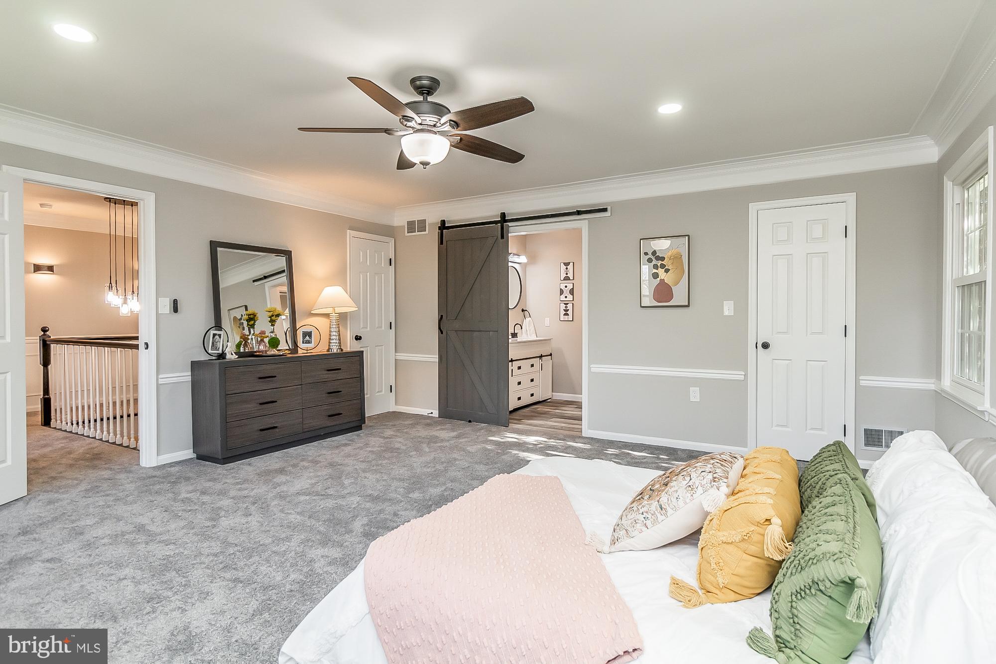 TUDOR MANOR - Residential