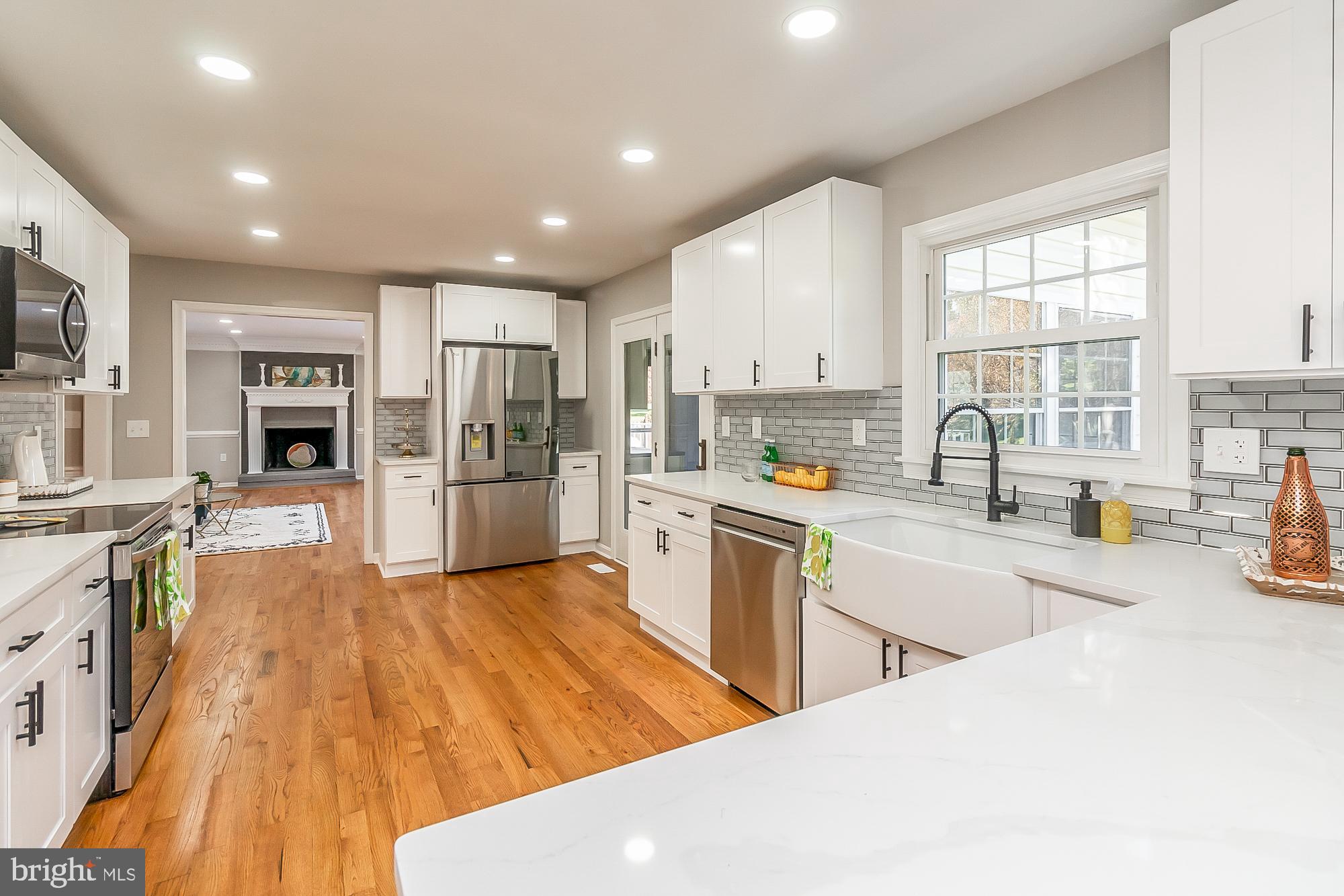 TUDOR MANOR - Residential