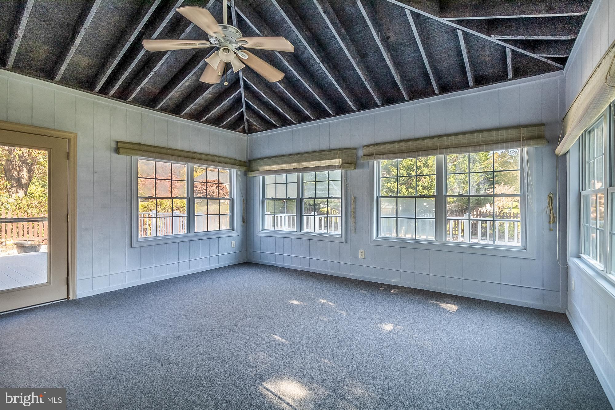 TUDOR MANOR - Residential