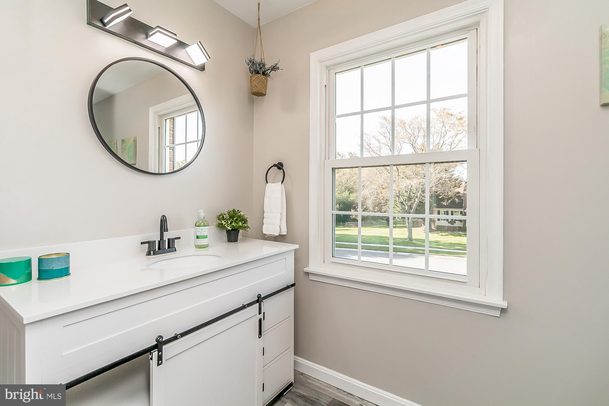 TUDOR MANOR - Residential