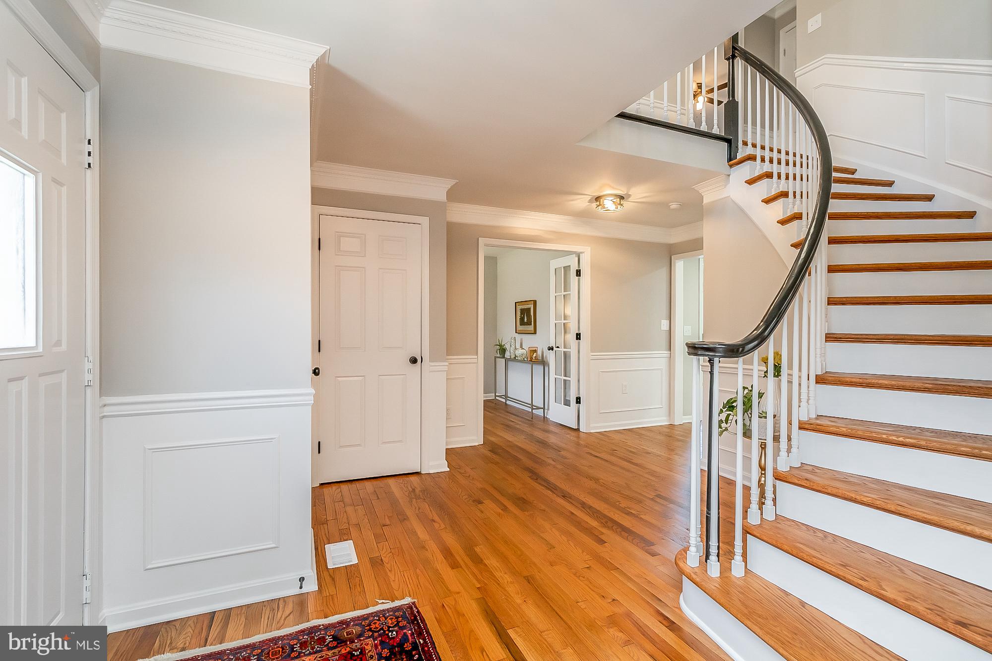 TUDOR MANOR - Residential