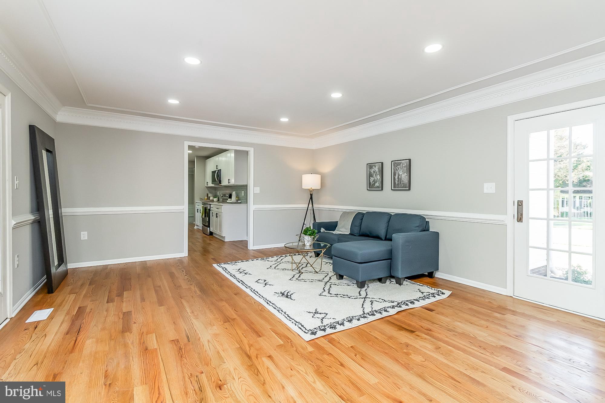 TUDOR MANOR - Residential