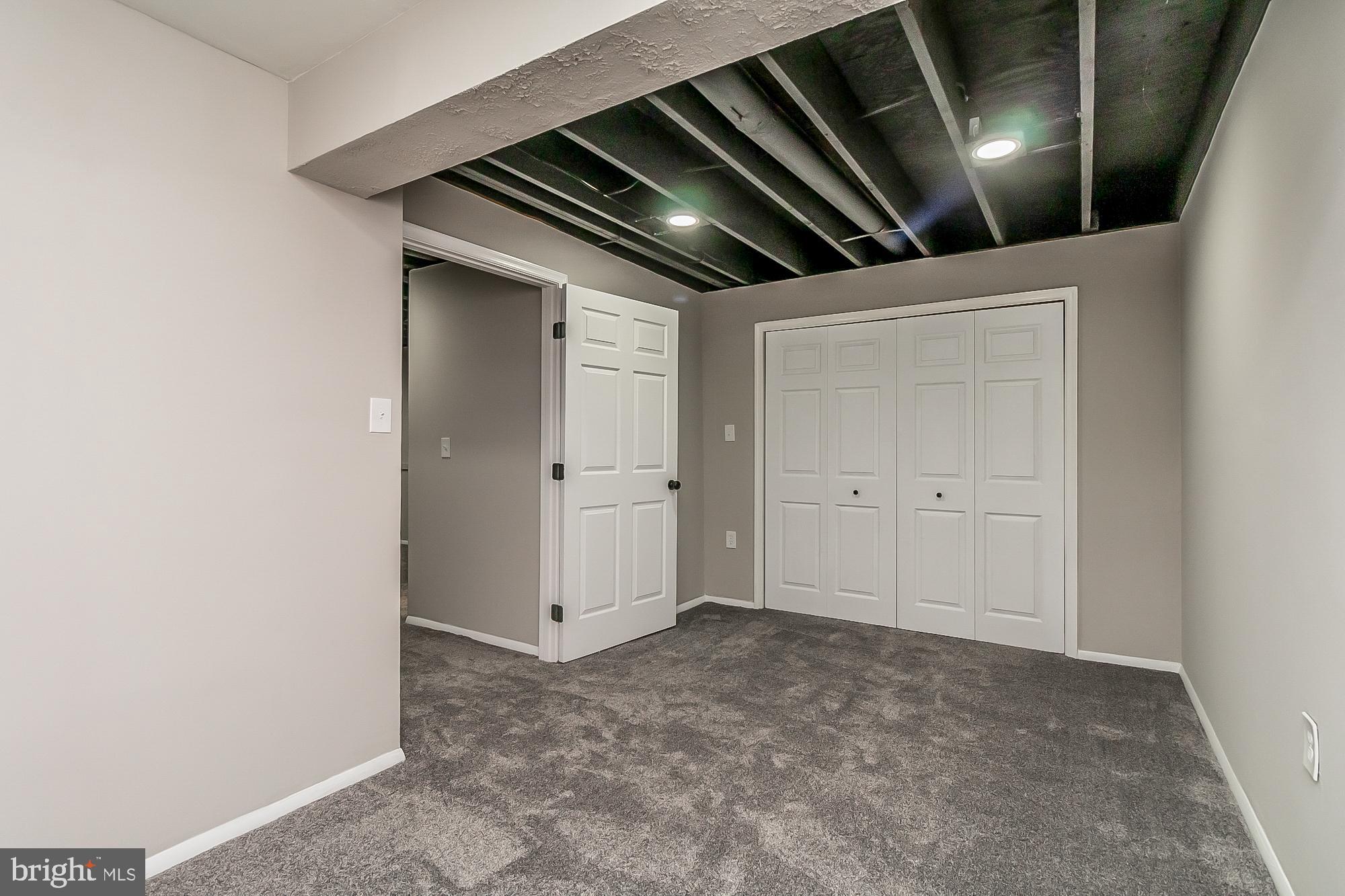 TUDOR MANOR - Residential