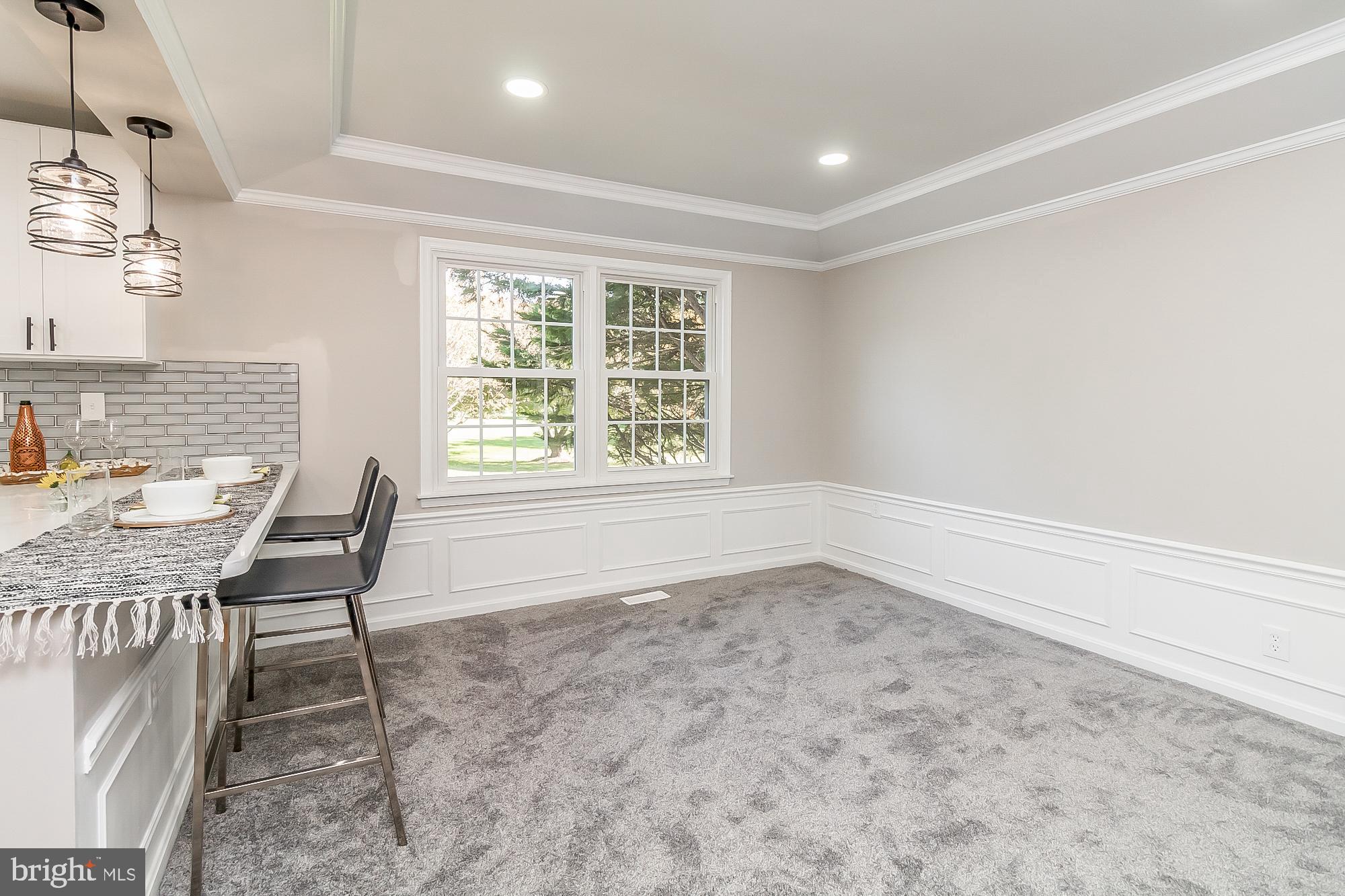 TUDOR MANOR - Residential