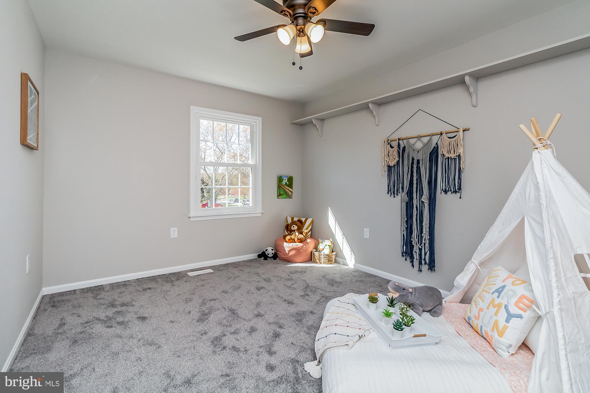 TUDOR MANOR - Residential