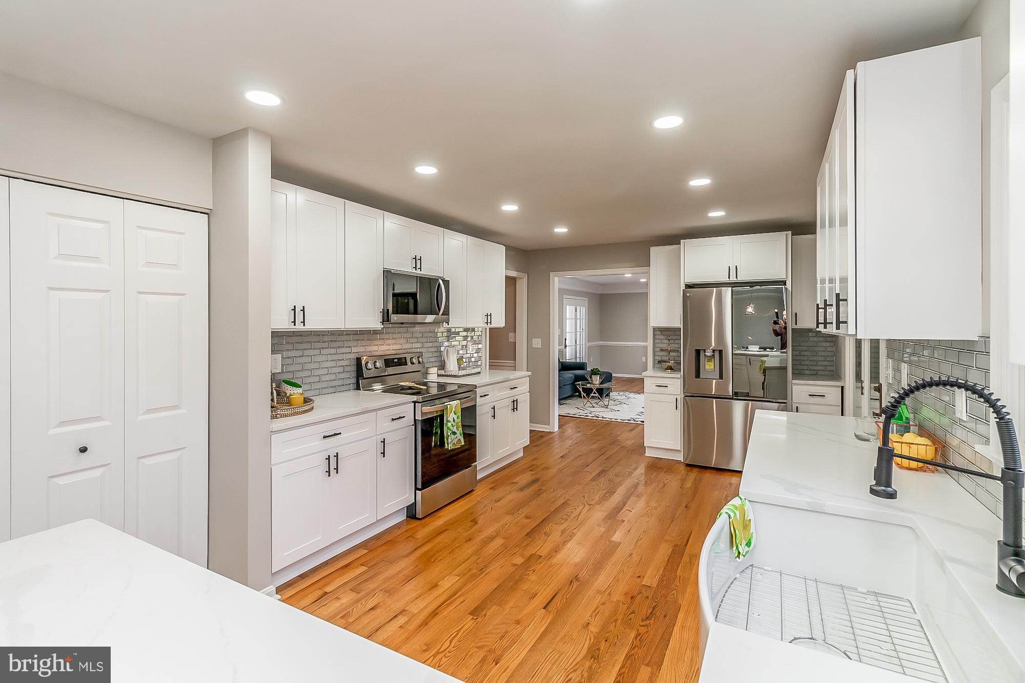 TUDOR MANOR - Residential