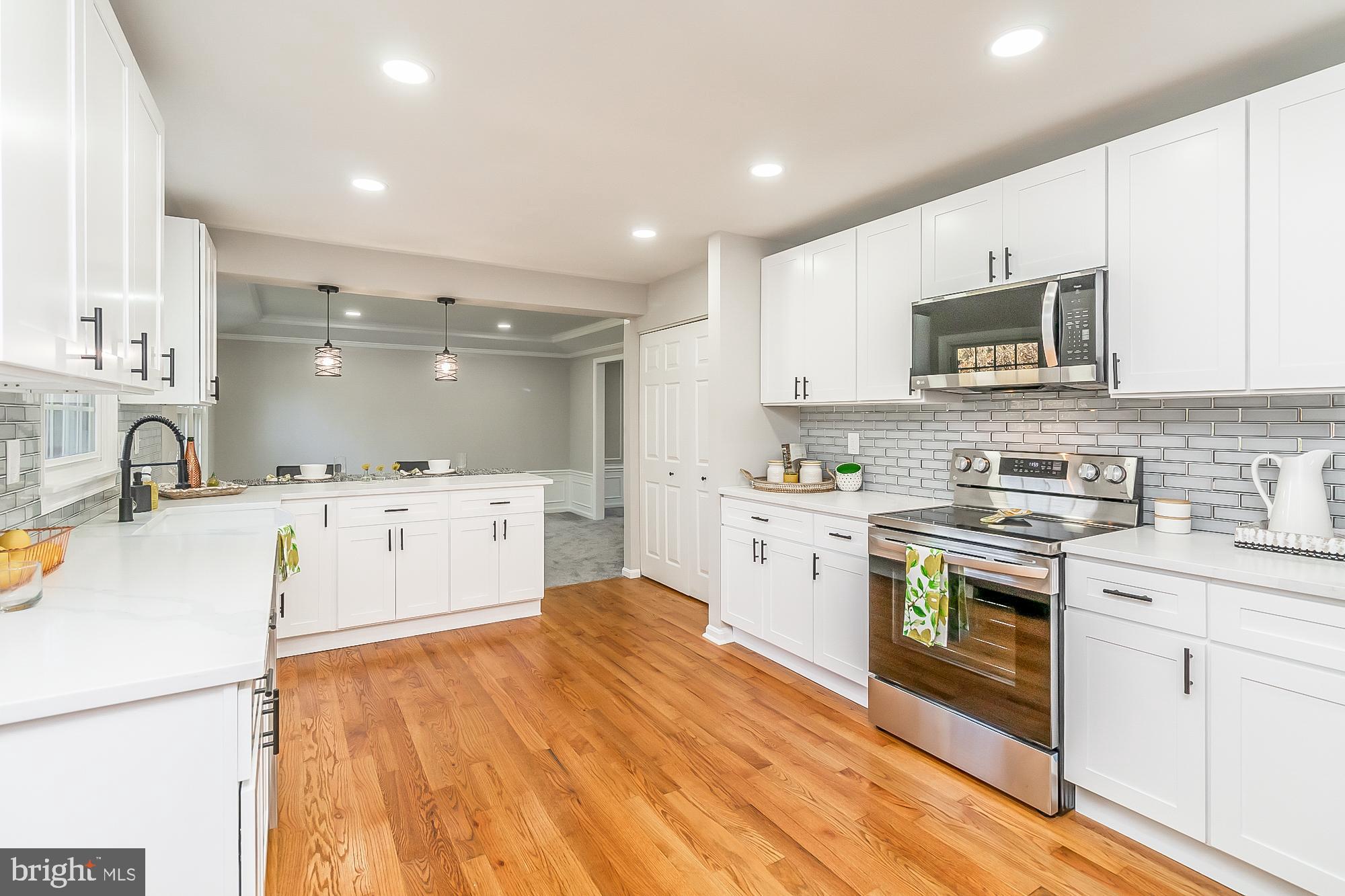 TUDOR MANOR - Residential