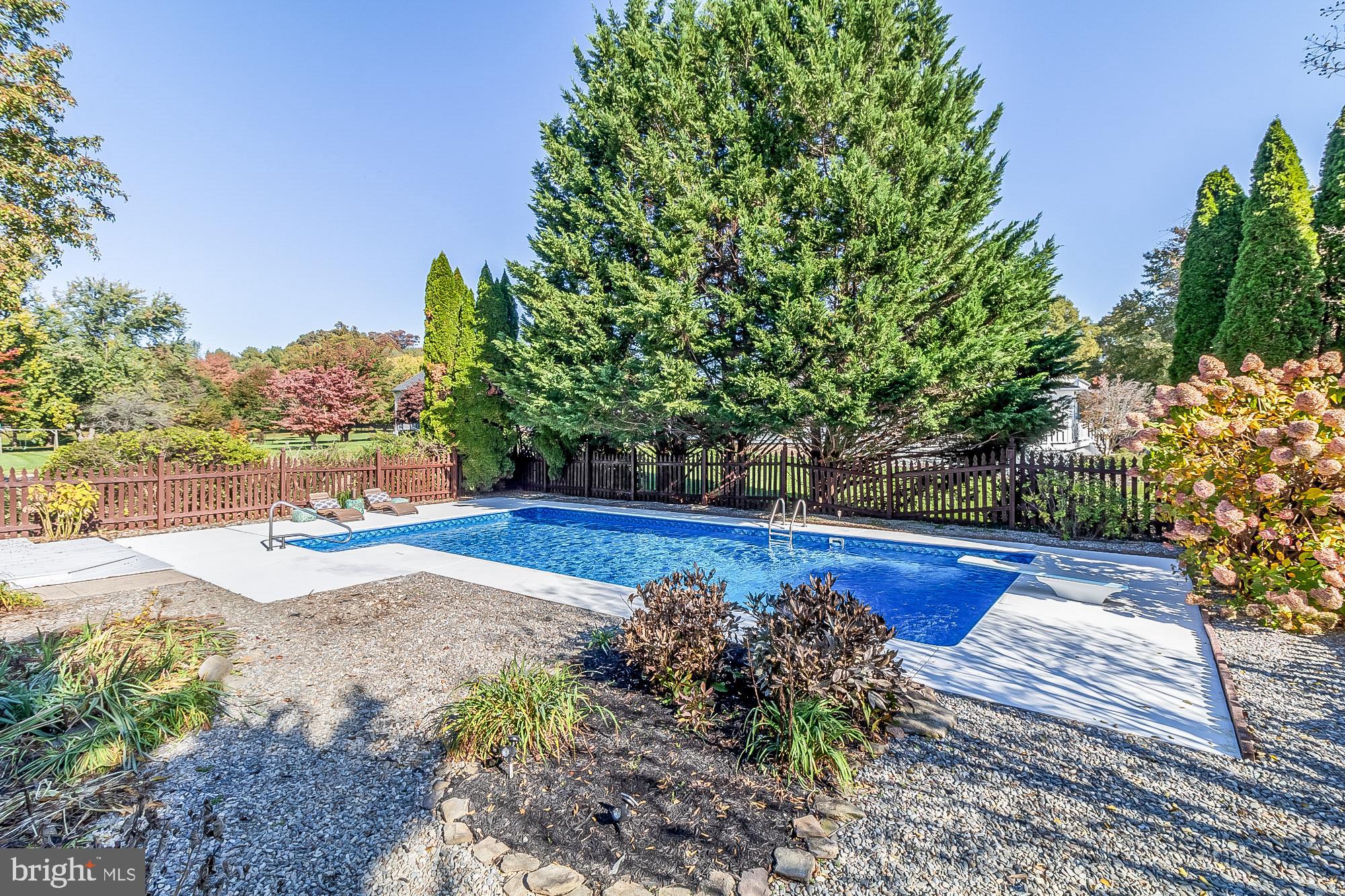 TUDOR MANOR - Residential