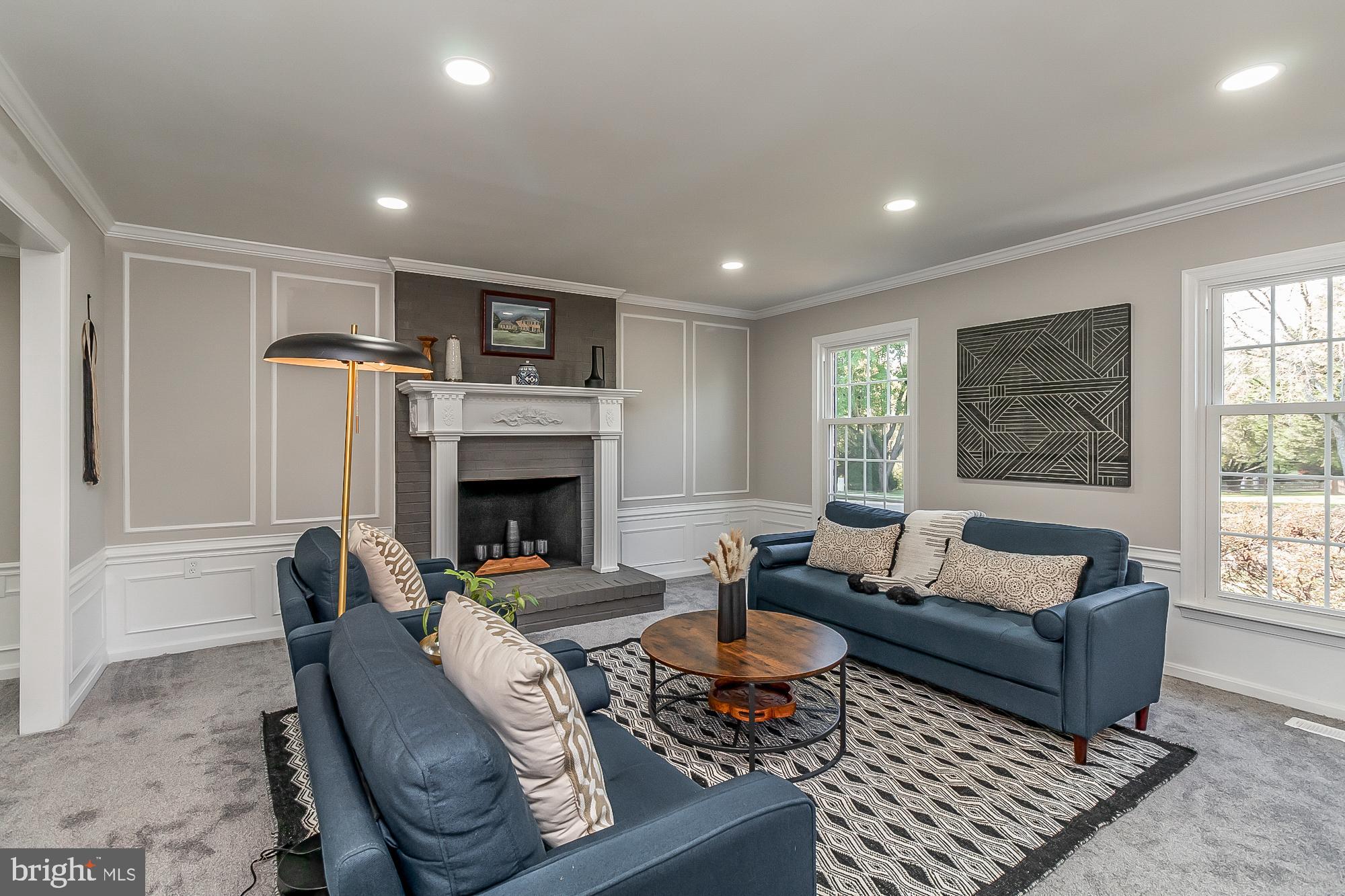 TUDOR MANOR - Residential