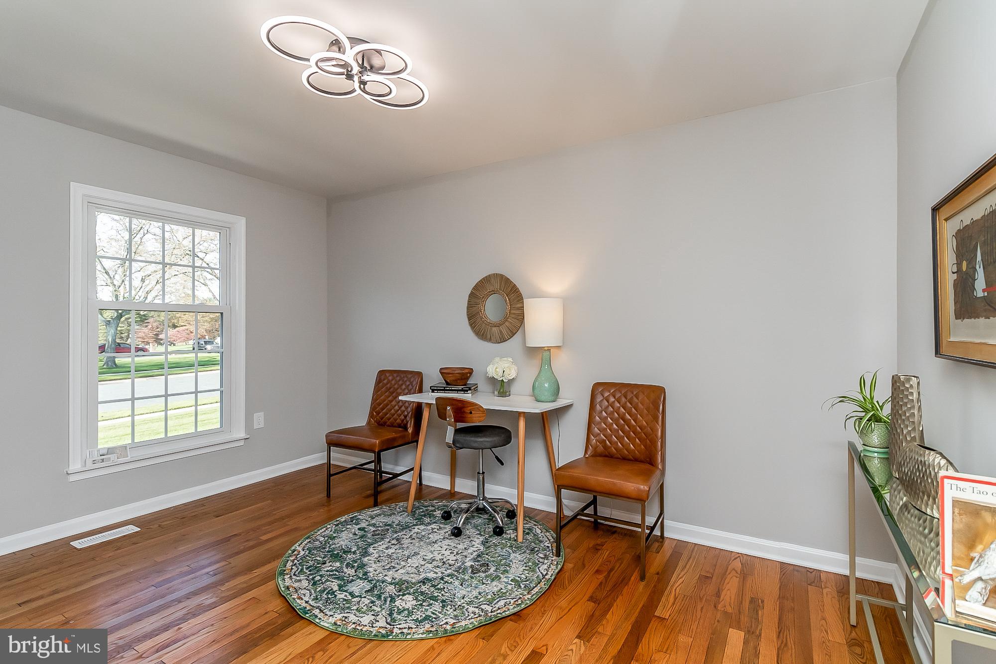 TUDOR MANOR - Residential